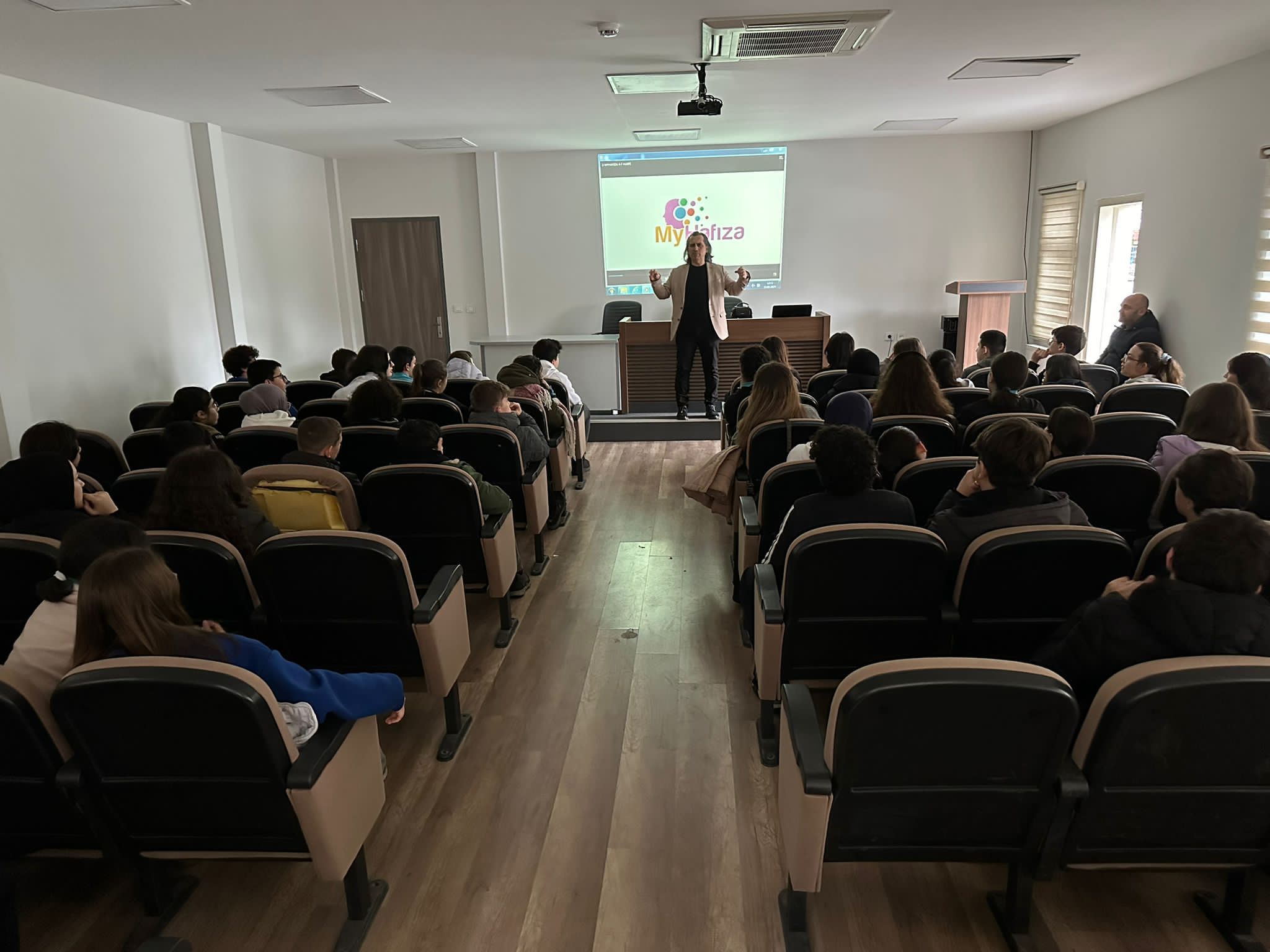 Sınavlara Hazırlanan Öğrencilere Seminerler (2)