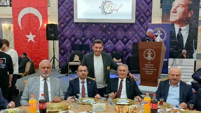 55F8C08C B035 499B Acb8 0Ff27793E9Cd