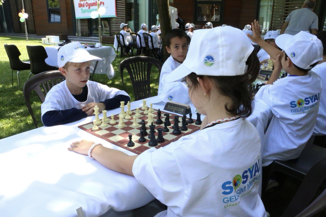Satranç Ve Akıl Oyunları Turnuvasında Öğrenciler Kıyasıya Yarıştı