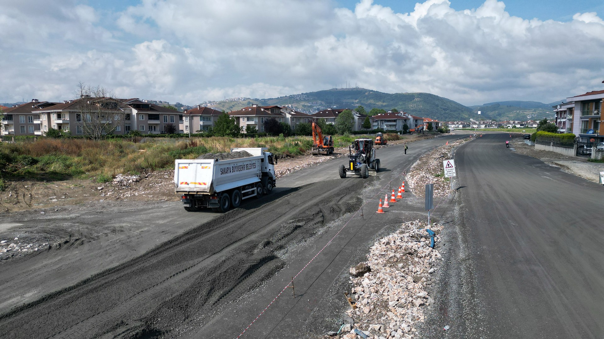 Büyükşehir’in Yeni Yol Hamlesi Bölgenin Trafik Yükünü Hafifletecek 1. Cadde’de Sona Doğru 5