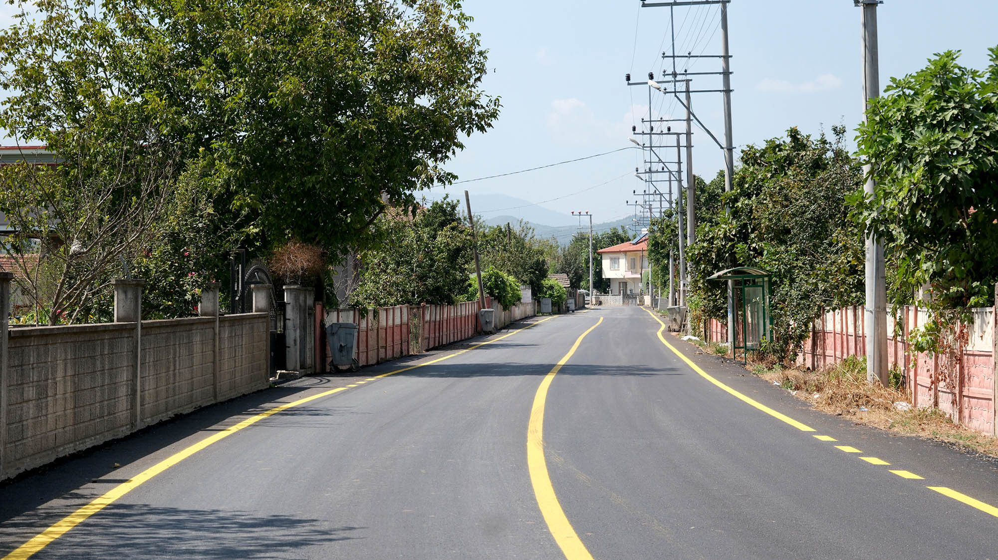 Büyükşehir Arifiye’de 7 Mahallenin Yolunu Tablo Gibi Işledi 4