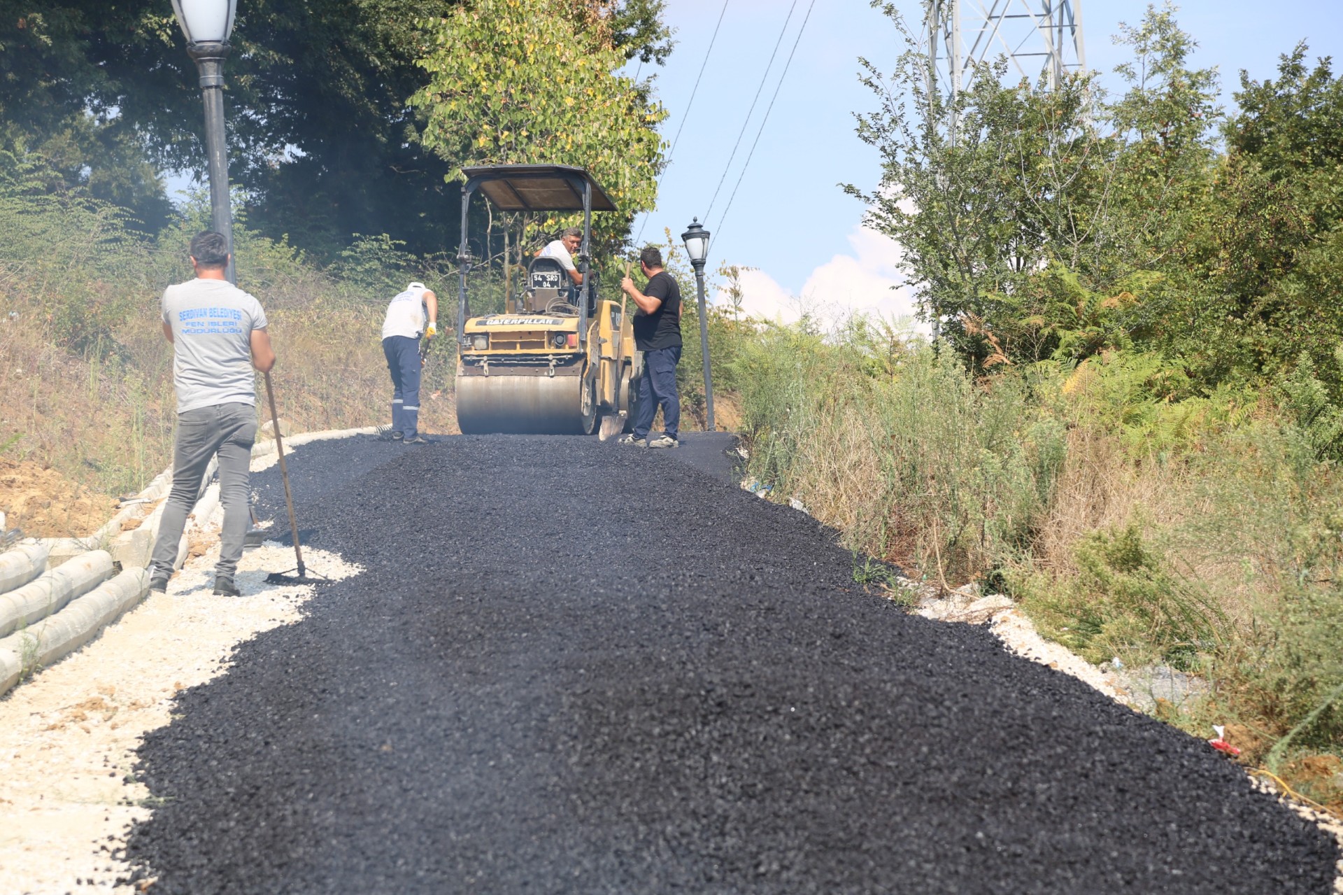 Serdivan'da Yollar Yenileniyor