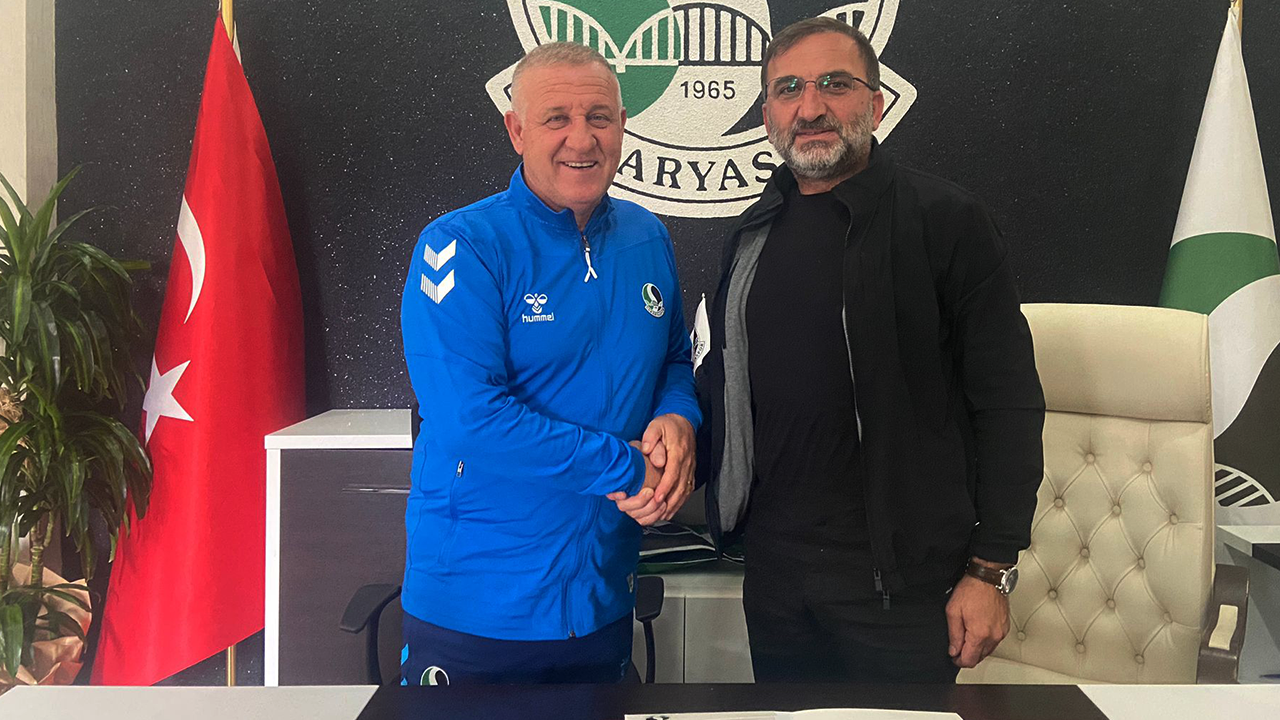 Sakaryaspor Yeni Teknik Direktorunu Resmen Acikladi1 1 2