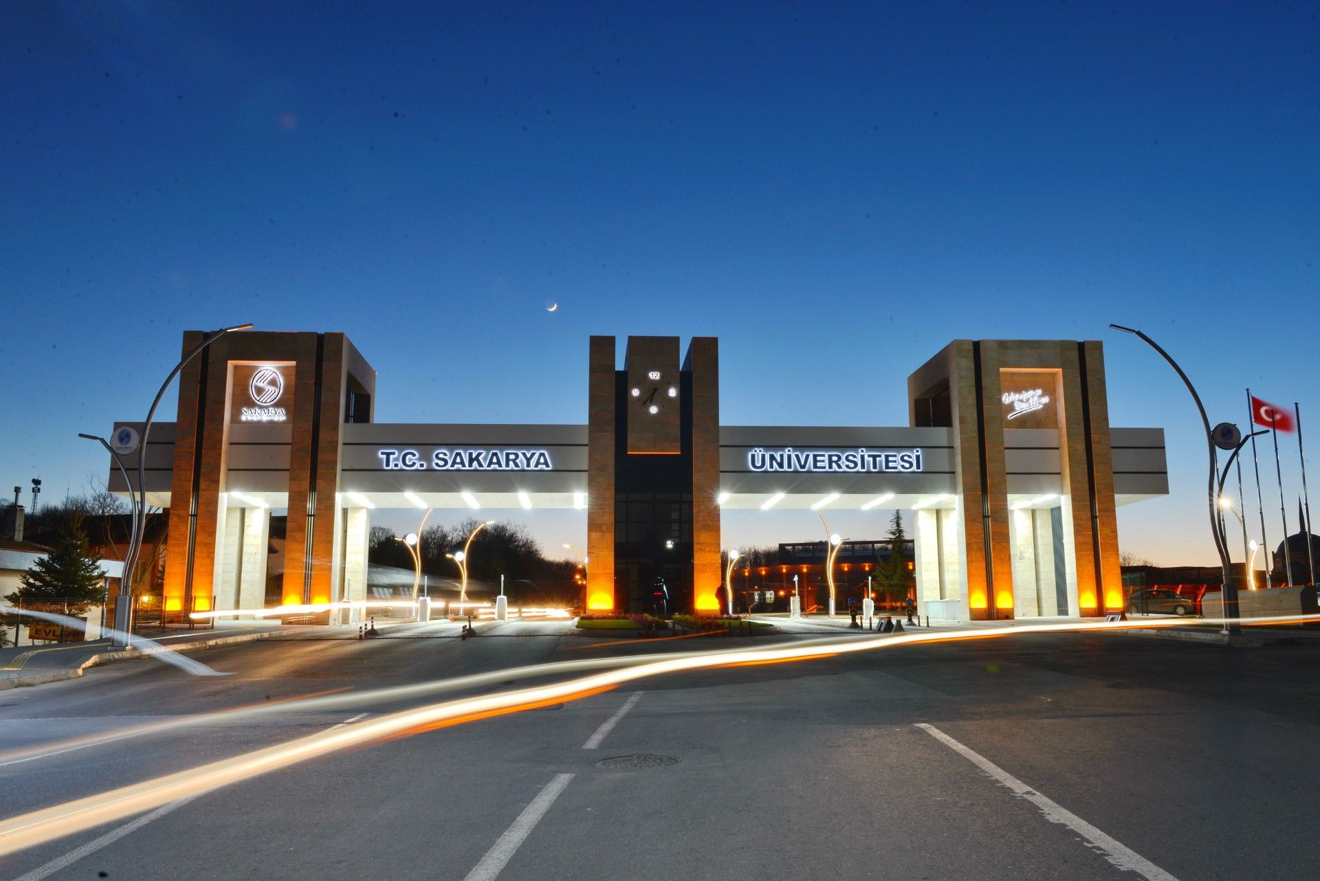 Sakarya Üniversitesi'nde eğitime 1 gün ara verildi