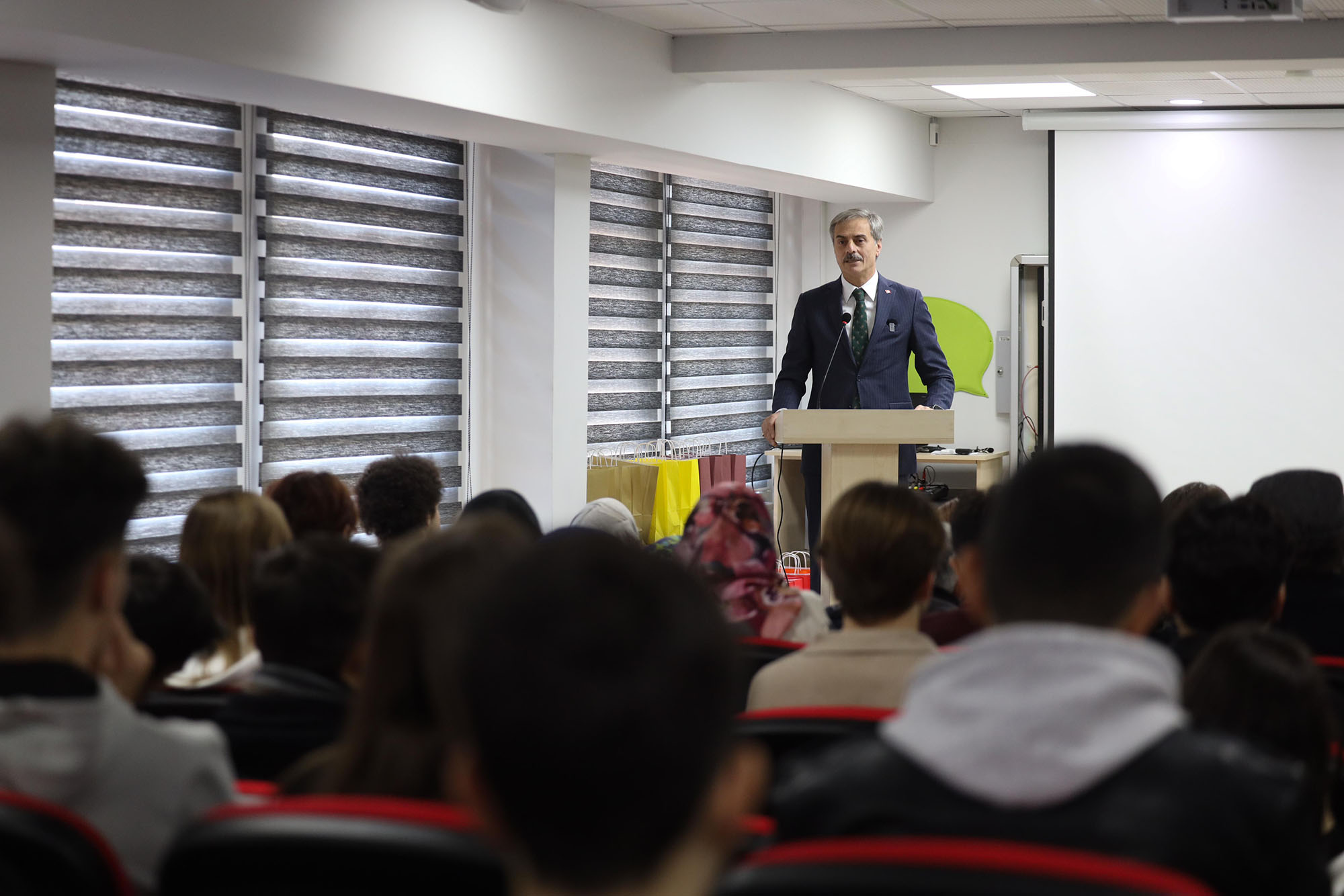 Başkan Alemdar’ın Sözünü Verdiği Konferans Salonu Kapılarını Açtı