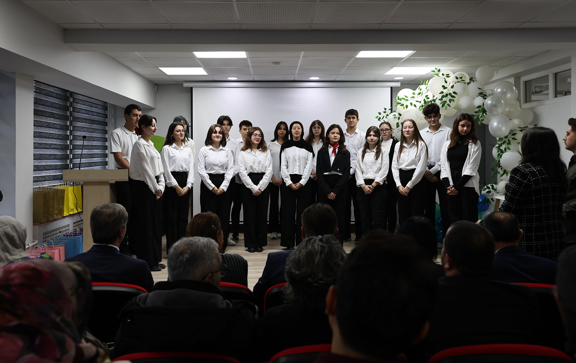 Başkan Alemdar’ın Sözünü Verdiği Konferans Salonu Kapılarını Açtı5