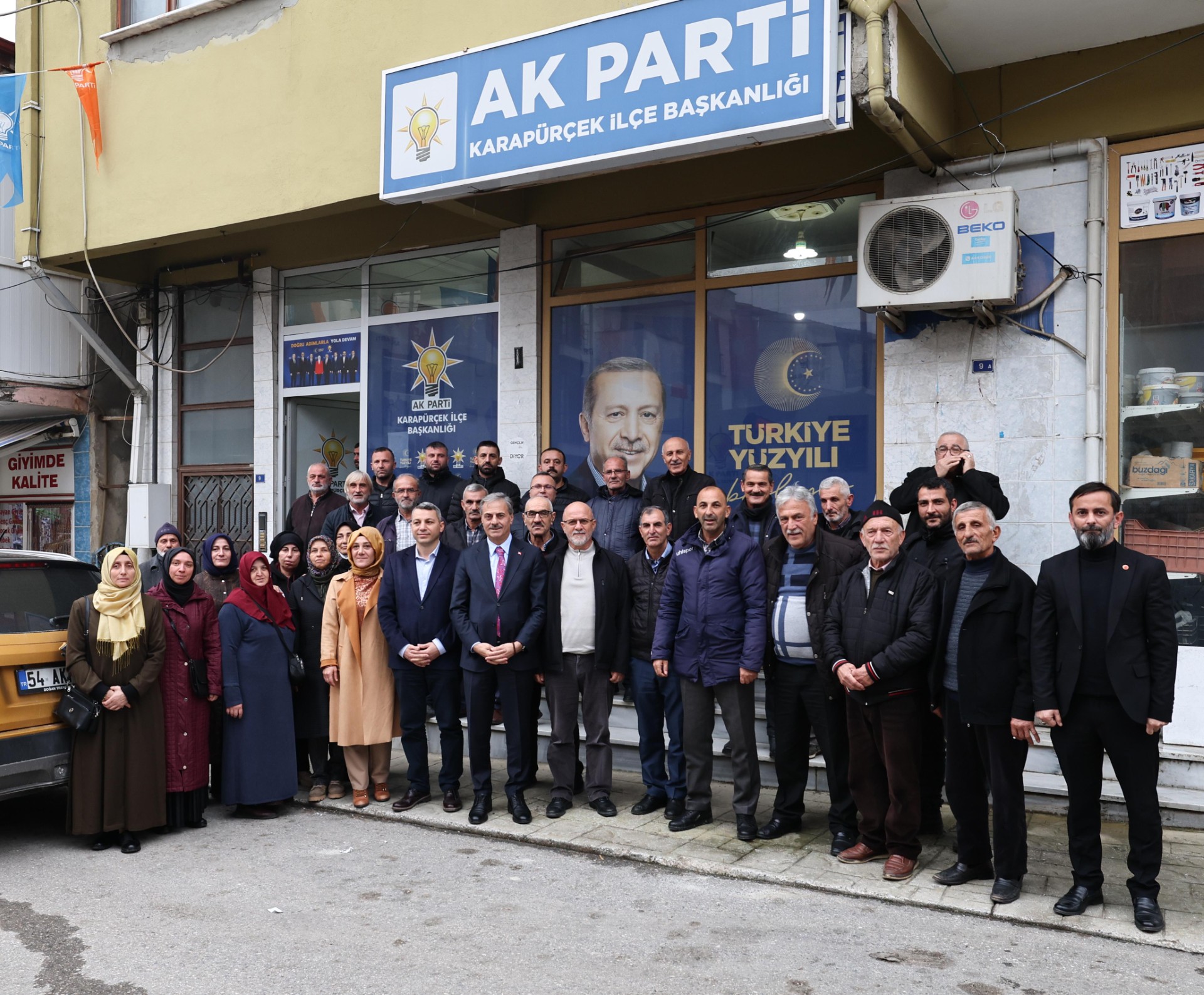 “İlçenin Gelişimine Katkı Sunacak Adımları Kararlılıkla Atıyoruz” 12