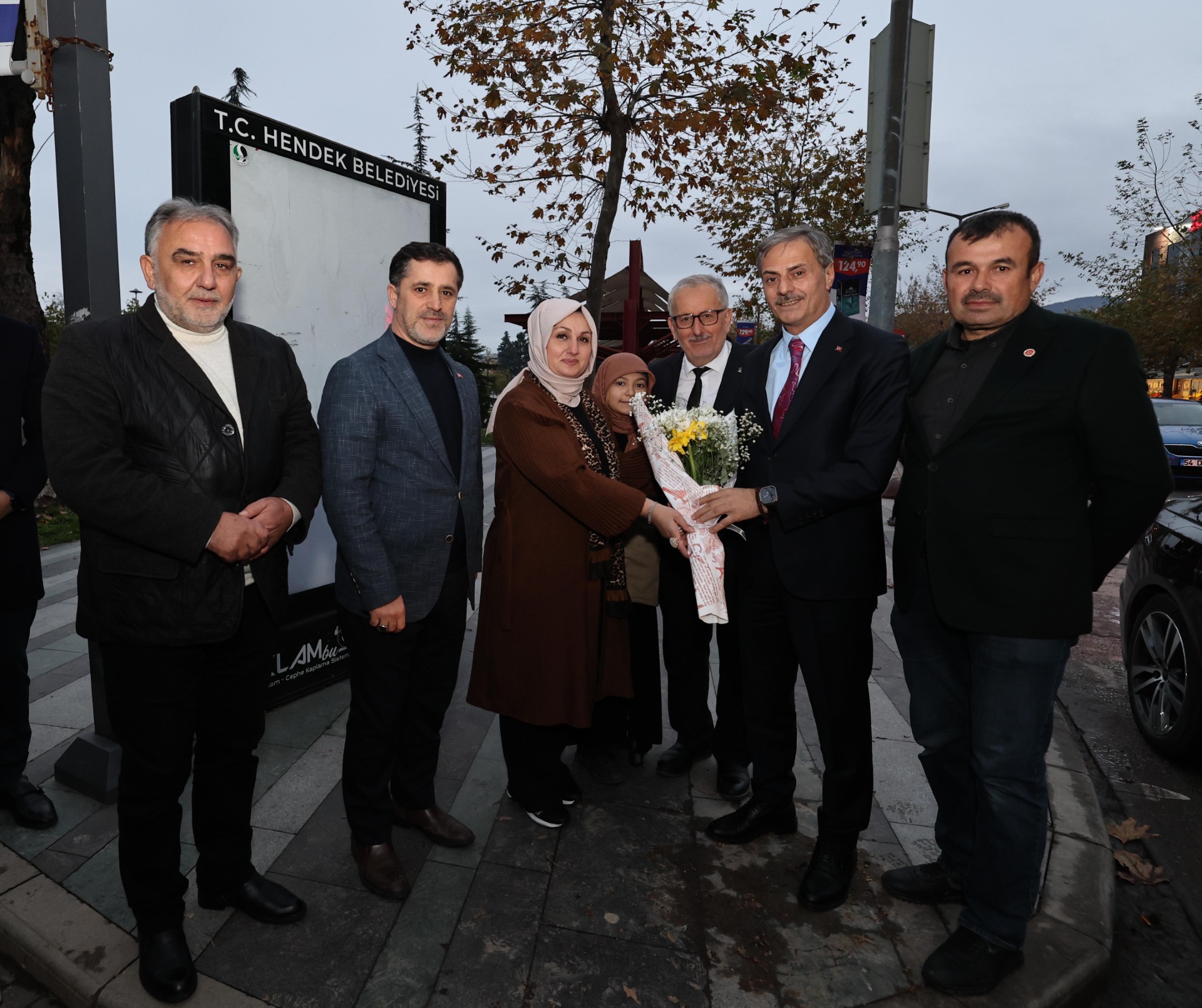 Yusuf Alemdar Akyazı Ve Hendek’i Adım Adım Gezdi “Verdiğimiz Her Sözün Arkasındayız” 5