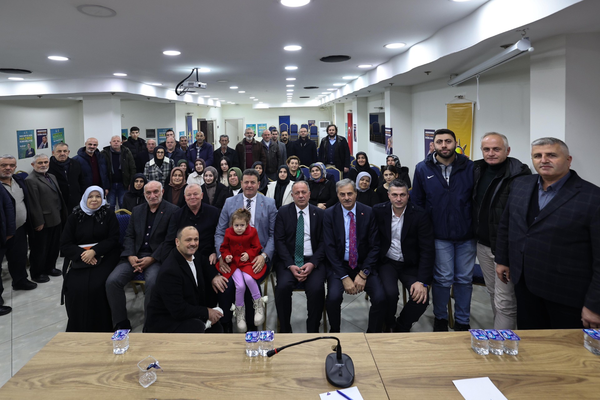 Yusuf Alemdar Akyazı Ve Hendek’i Adım Adım Gezdi “Verdiğimiz Her Sözün Arkasındayız” 7