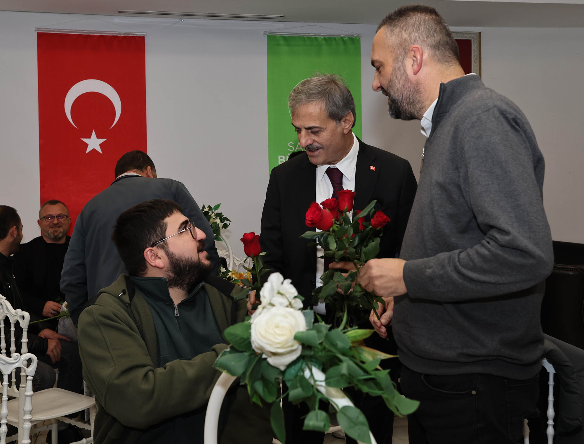 Yusuf Alemdar Engelsiz Çalışma Arkadaşlarıyla Kucaklaştı “Engel Bedende Değil Kalplerdedir” 4