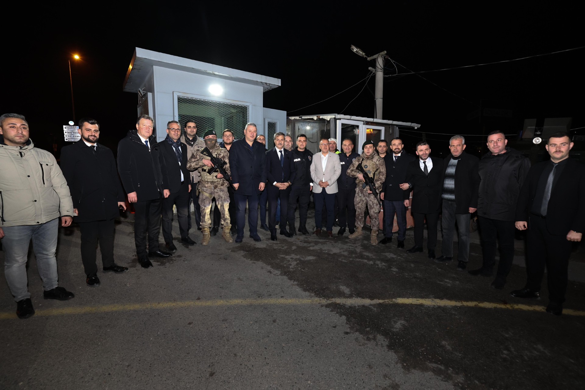 Yusuf Alemdar Hanelere Misafir Oldu, Görevi Başında Olan Ekipleri Ziyaret Etti5