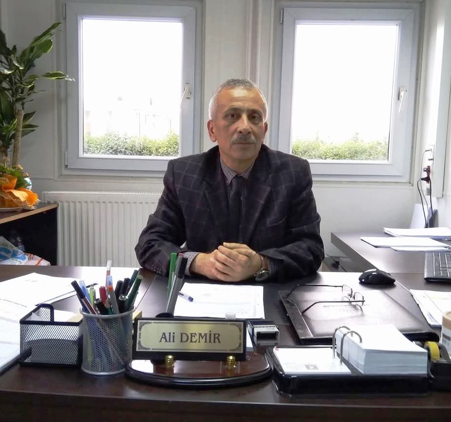 Thumbnail Ali Demir'in Kabrine Ziyaret (1)