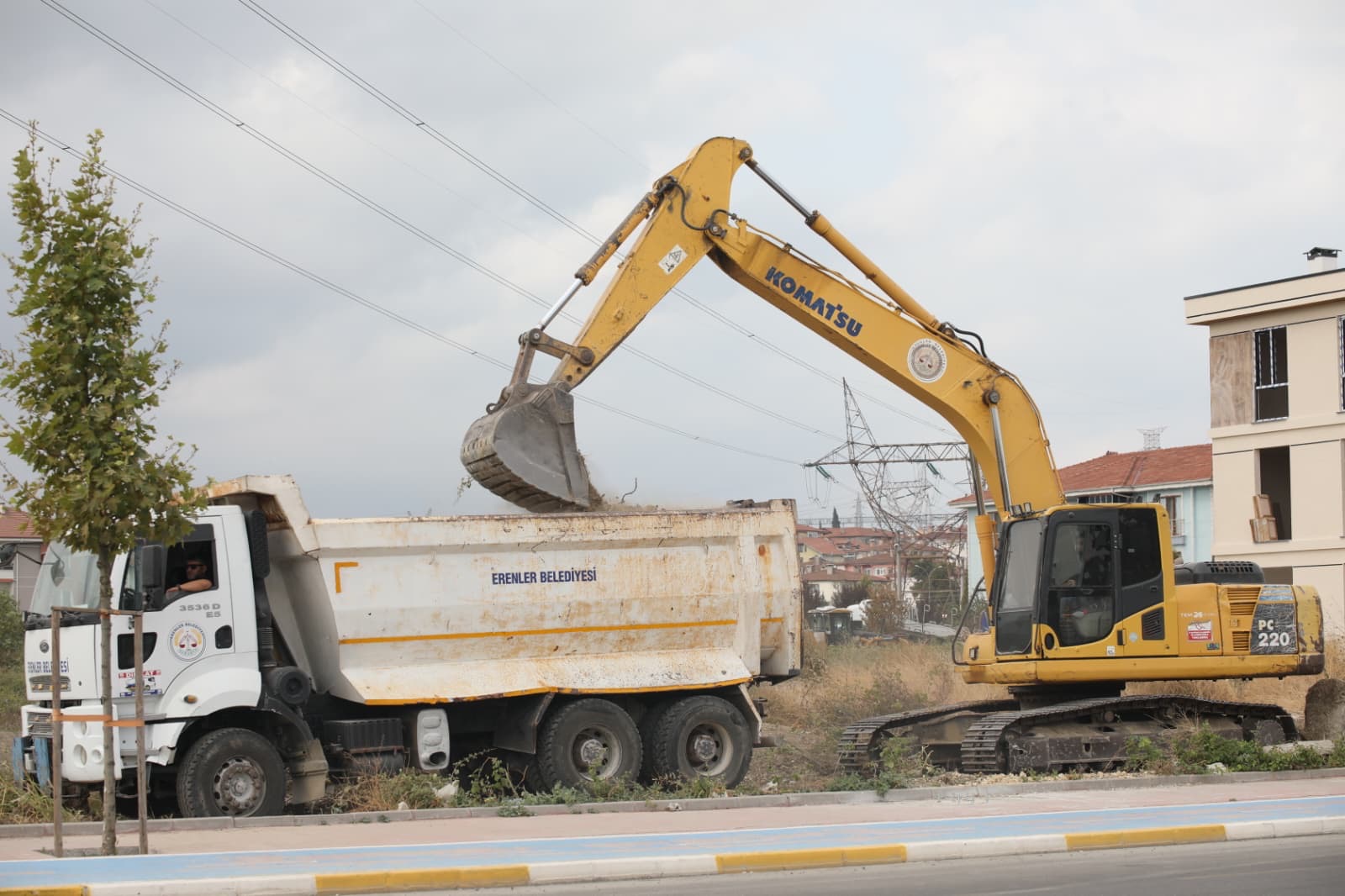Başkan Şenol Di̇nç Yeni̇ Pazar Alanini İnceledi̇ (5)