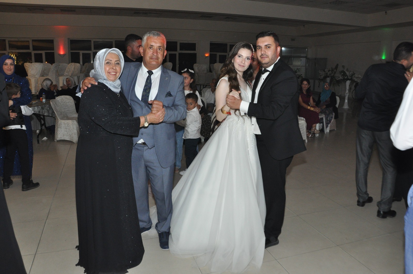 Thumbnail Arifiye Mezunları İznikte Düğünde Buluştu (1)