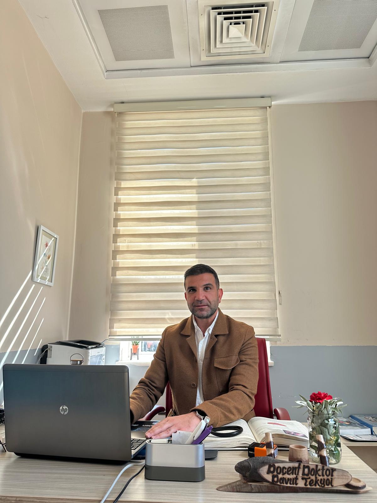 Yeni başhekim Doç. Dr. Davut Tekyol