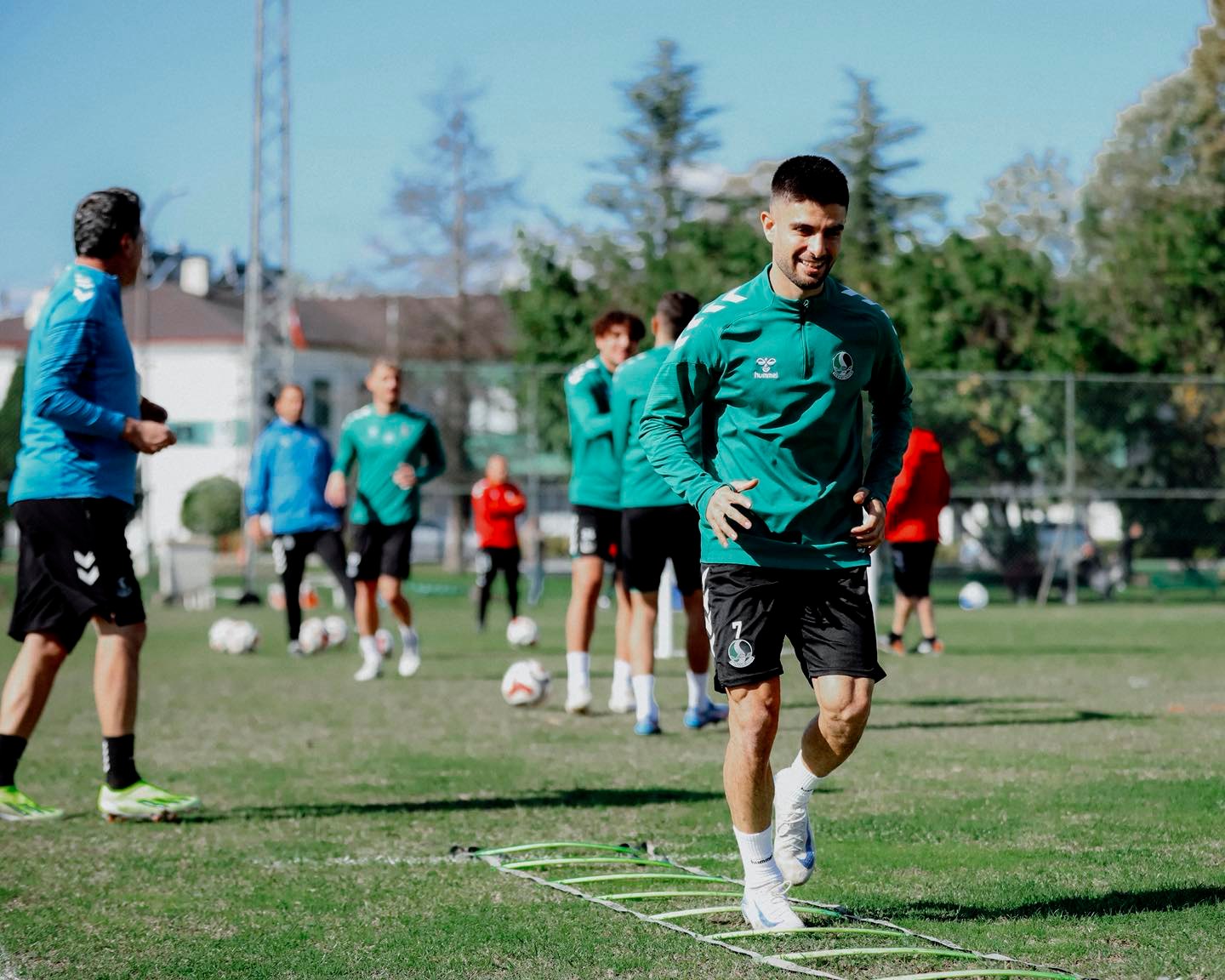 571214536 1229407579216648 7001455102125844897 N