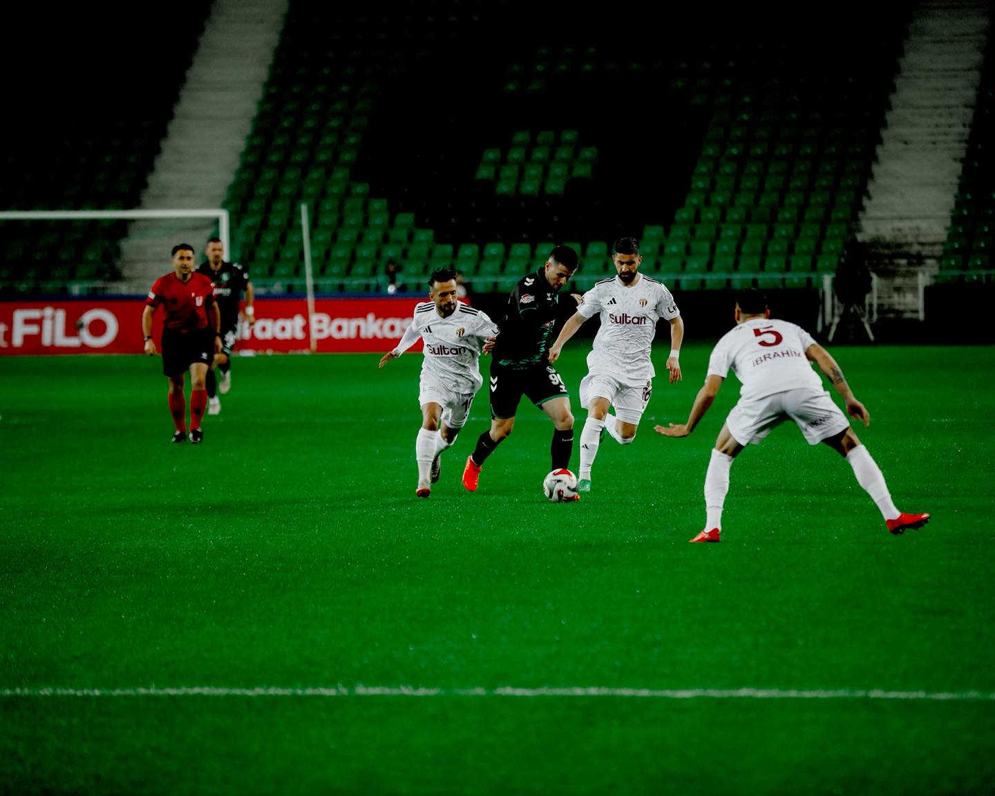 571263157 1228775435946529 1736319326202137464 N