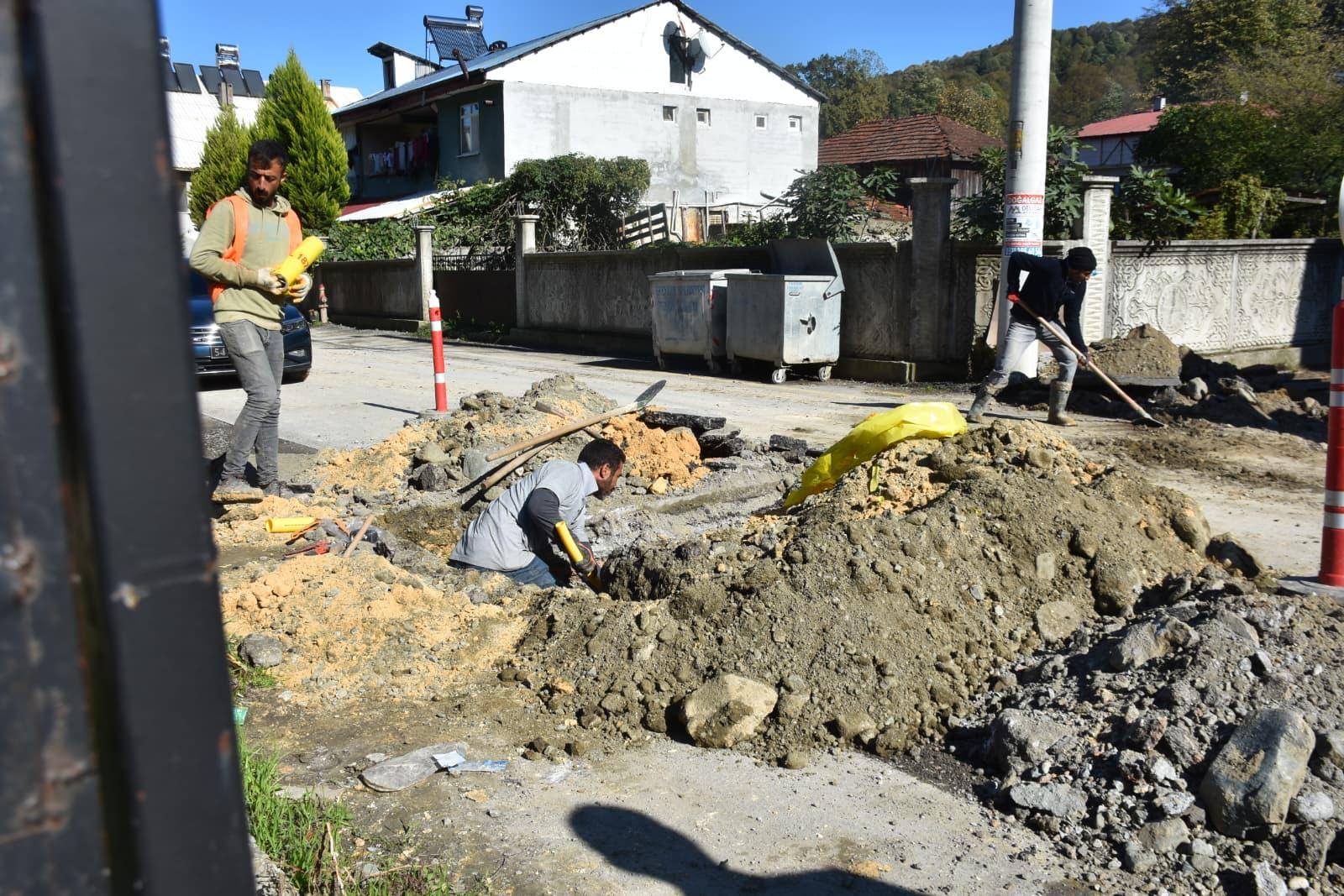 Başkan Şenol Di̇nç, Deği̇rmendere’de Doğalgaz Çalişmalarini İnceledi̇ (4)