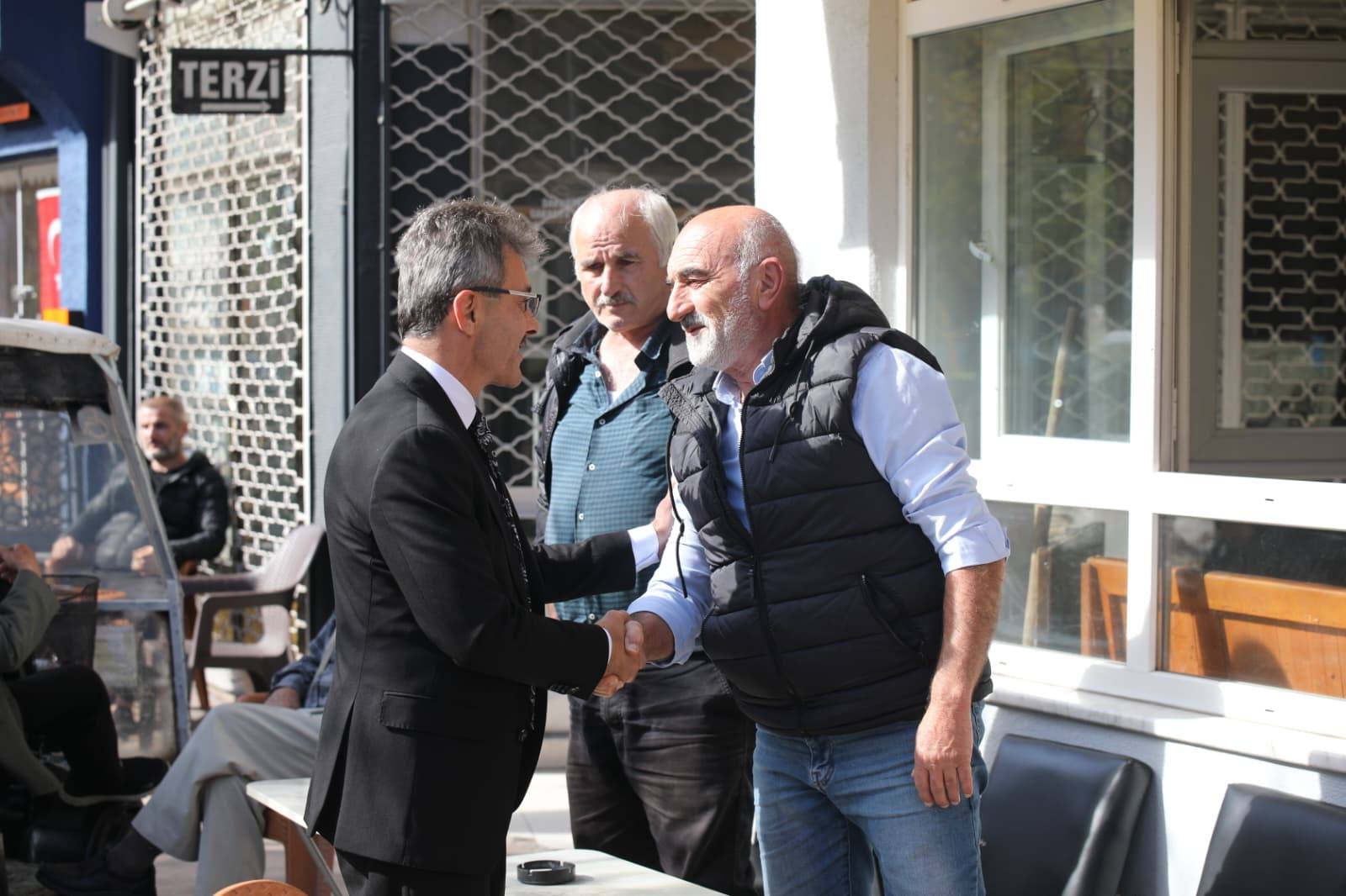 Başkan Şenol Di̇nç, Erenler’i̇n Her Noktasinda Vatandaşlarla Buluşuyor (10)