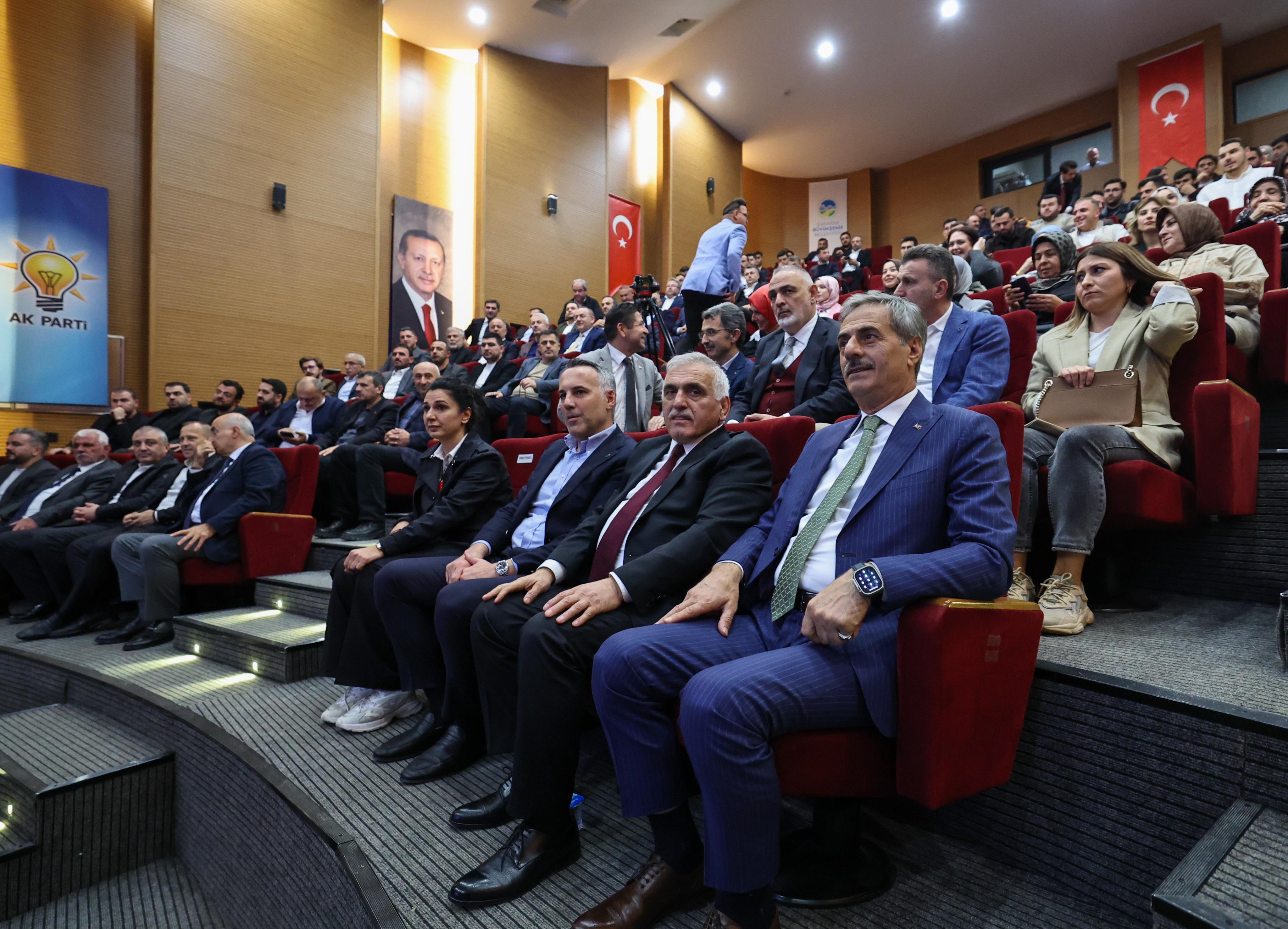 G4M9Y8W Wo A A Dbr V