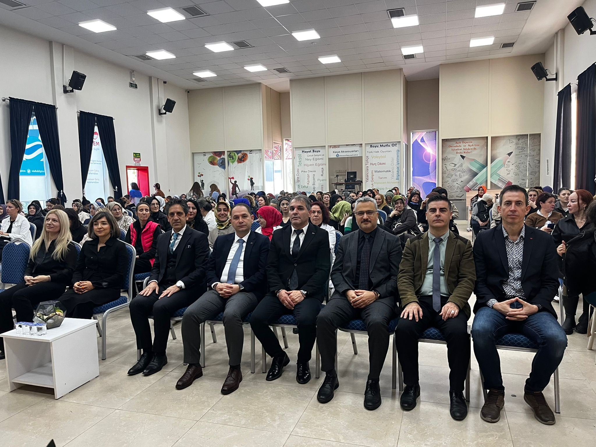 0064Ea35 823E 4637 99Da 0C6C3915039F