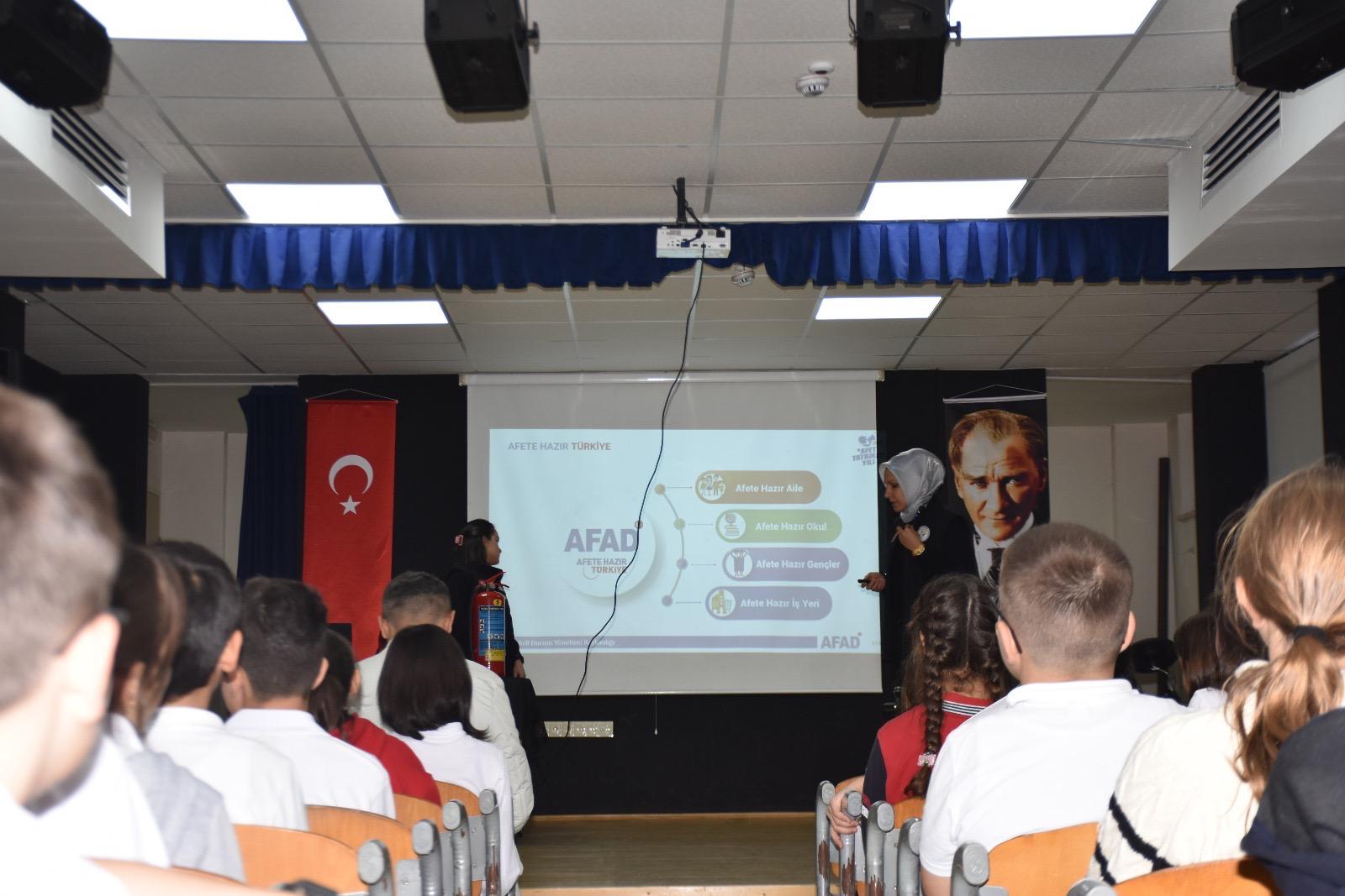 Erenler’de 12 Okulu Kapsayan Afet Farkindalik Eği̇ti̇mleri̇ Başladi (2)