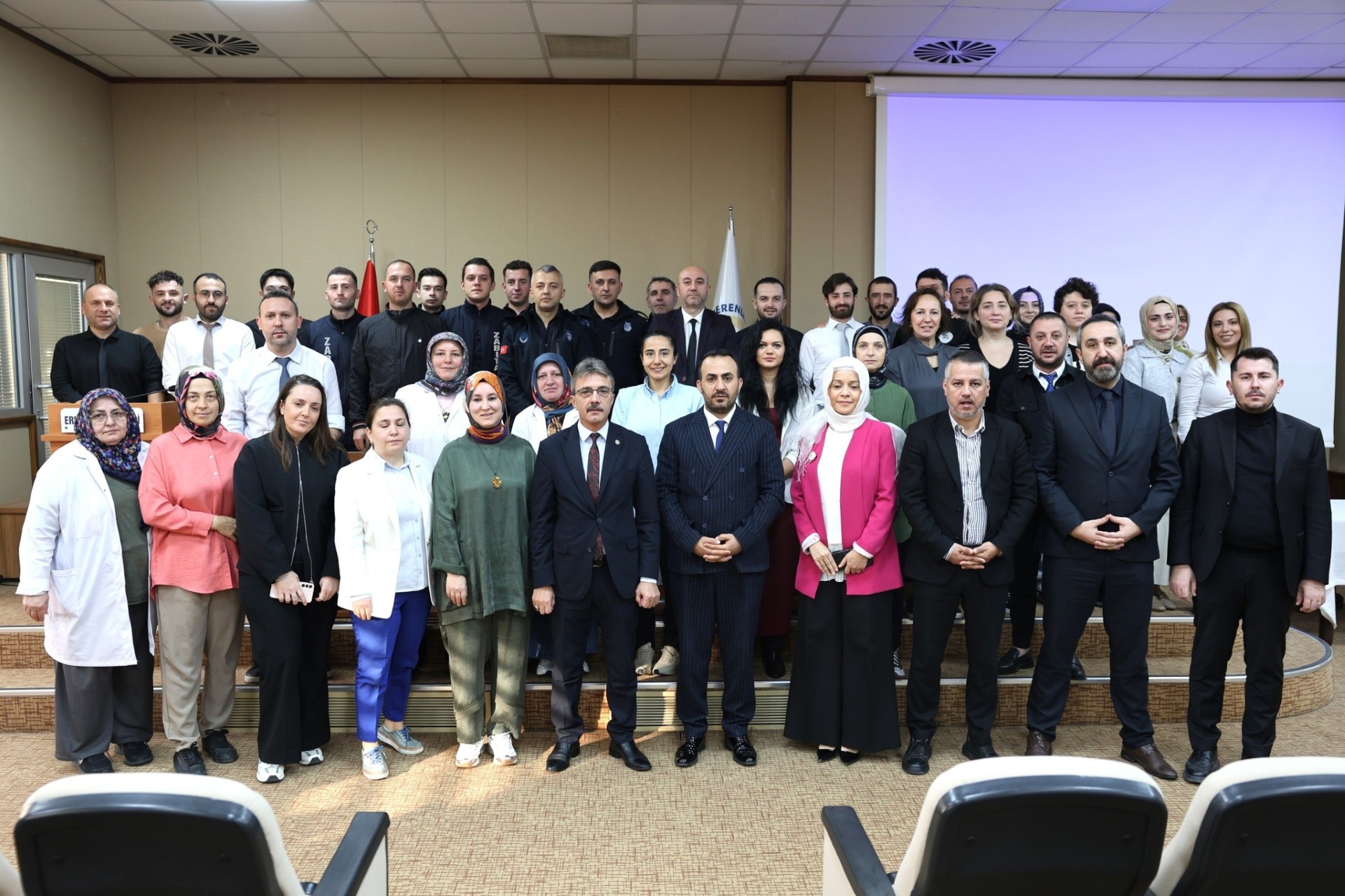 Thumbnail Erenler Beledi̇yesi̇ Personeli̇ne “Sifir Atik” Eği̇ti̇mi̇ Veri̇ldi̇ (2)