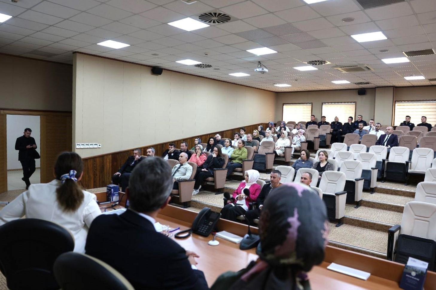 Thumbnail Erenler Beledi̇yesi̇ Personeli̇ne “Sifir Atik” Eği̇ti̇mi̇ Veri̇ldi̇ (3)