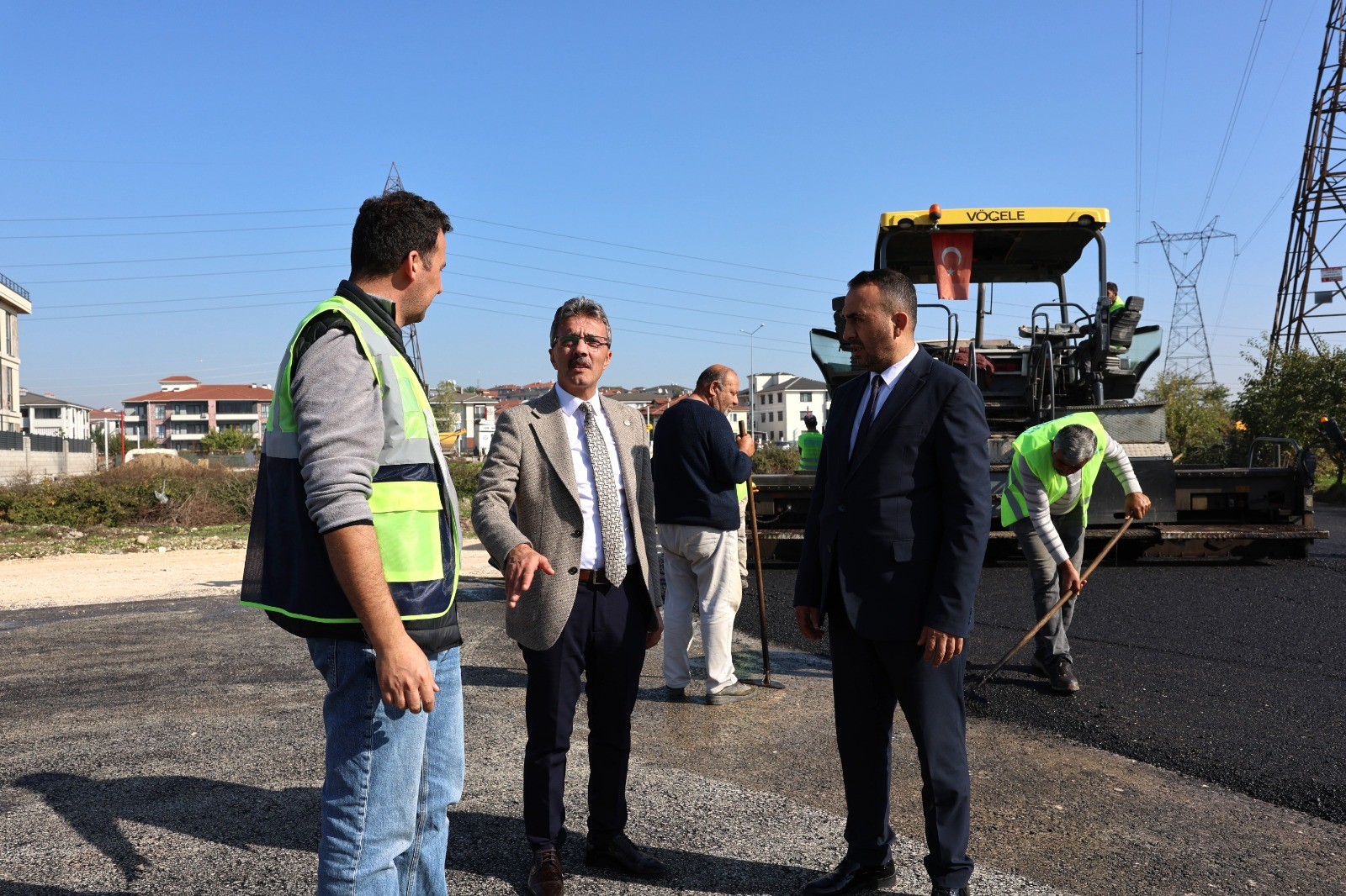 Thumbnail Erenler’de Asfalt Çalişmalari Tüm Hiziyla Sürüyor (1)