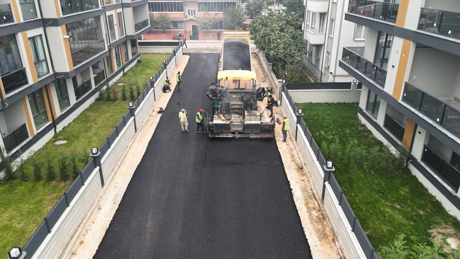 Thumbnail Erenler’de Asfalt Çalişmalari Tüm Hiziyla Sürüyor (3)