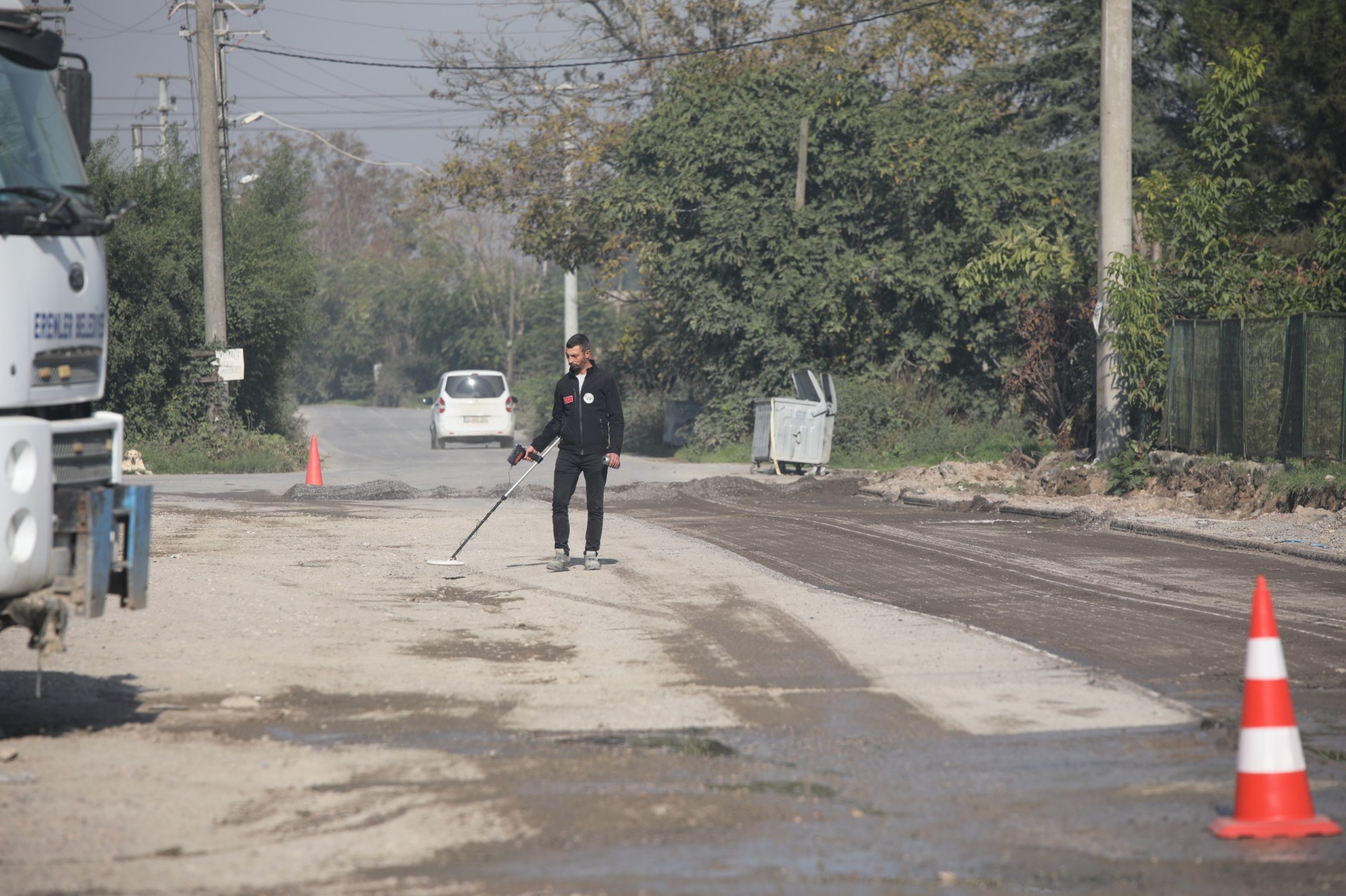 Thumbnail Erenler’de Asfalt Seferberli̇ği̇ Başkan Şenol Di̇nç Çalişmalari Yeri̇nde İnceledi̇ (5)