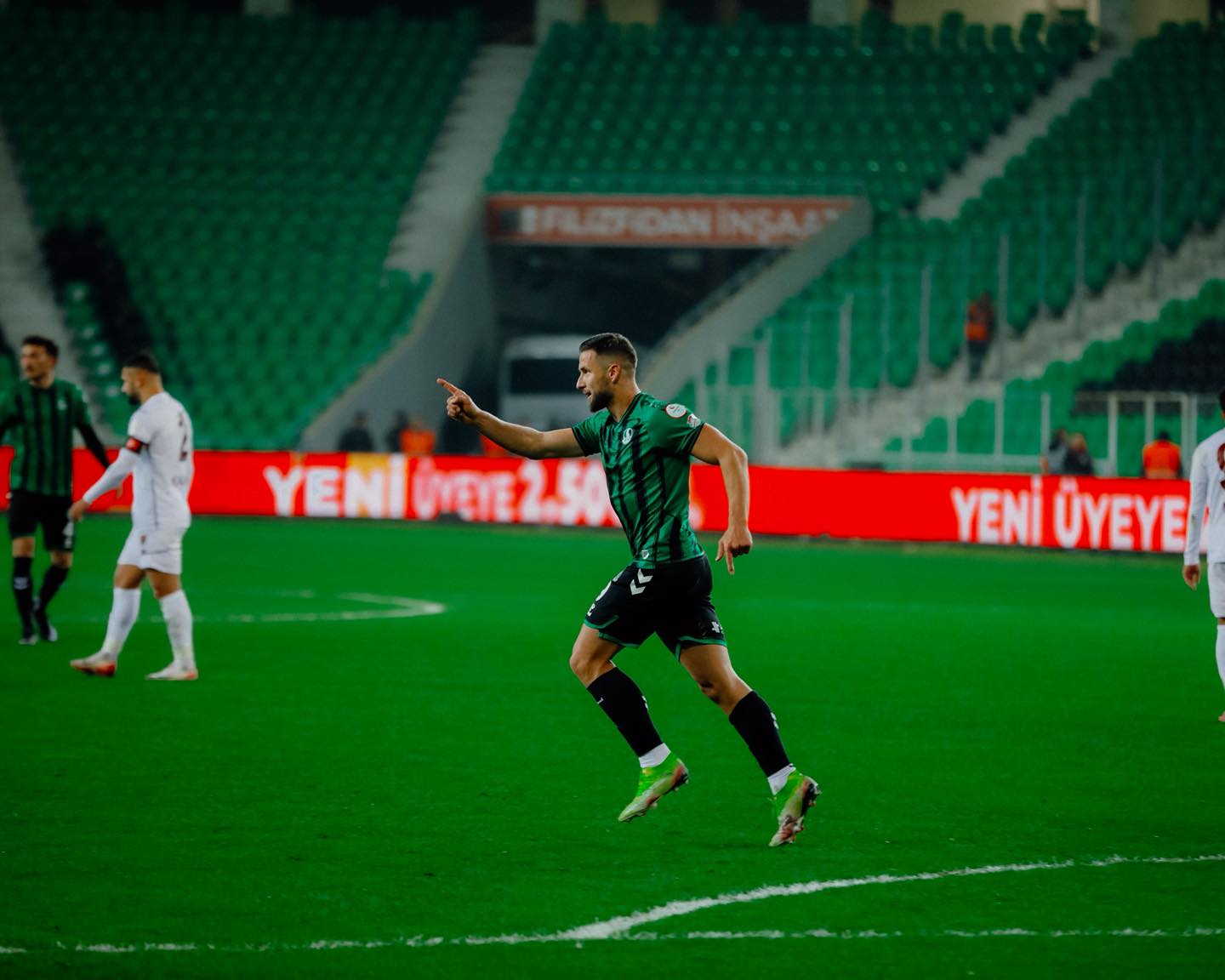 598767570 1267117345445671 938221535531656186 N