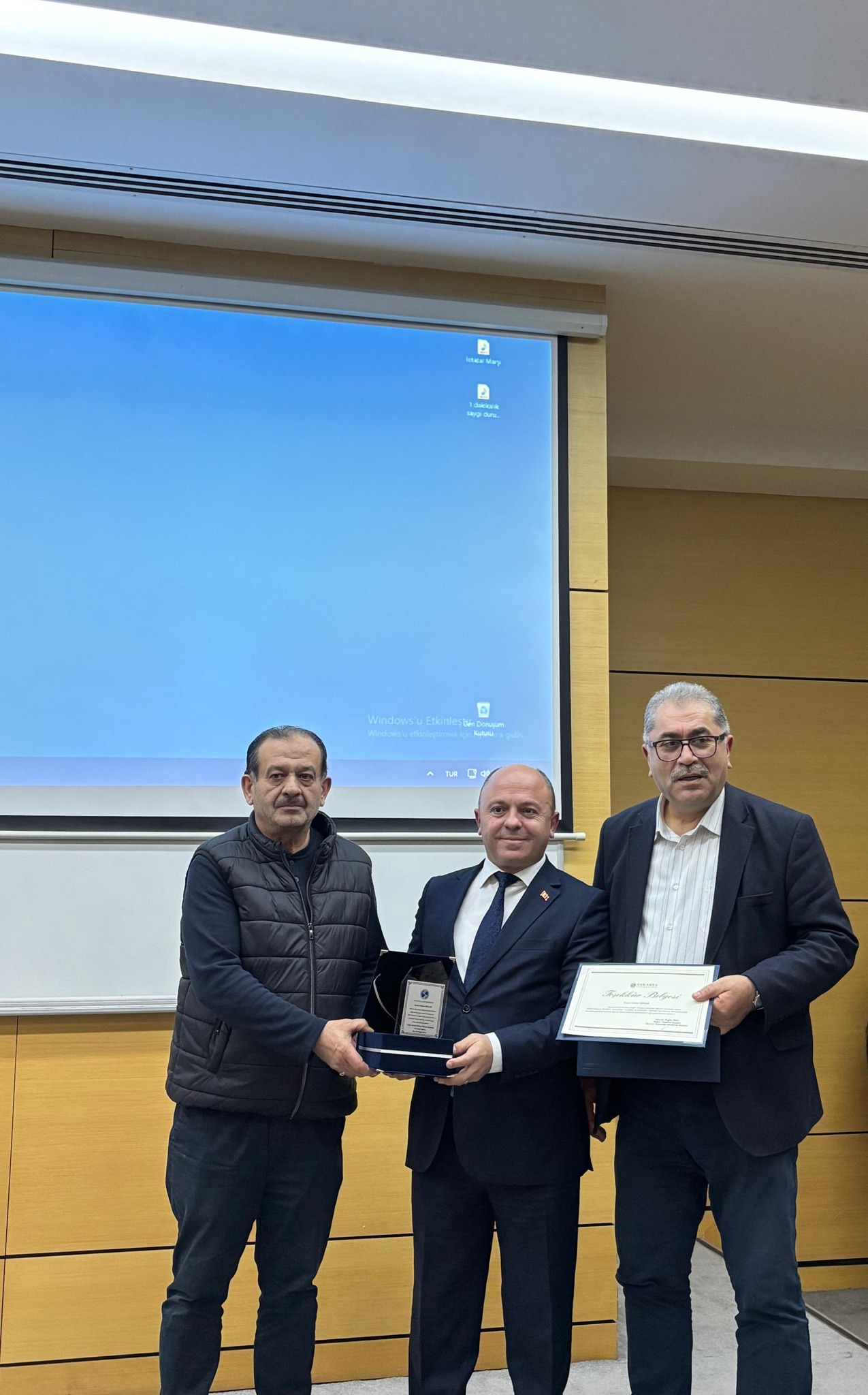 600183480 10215005379804402 7133545683198988784 N