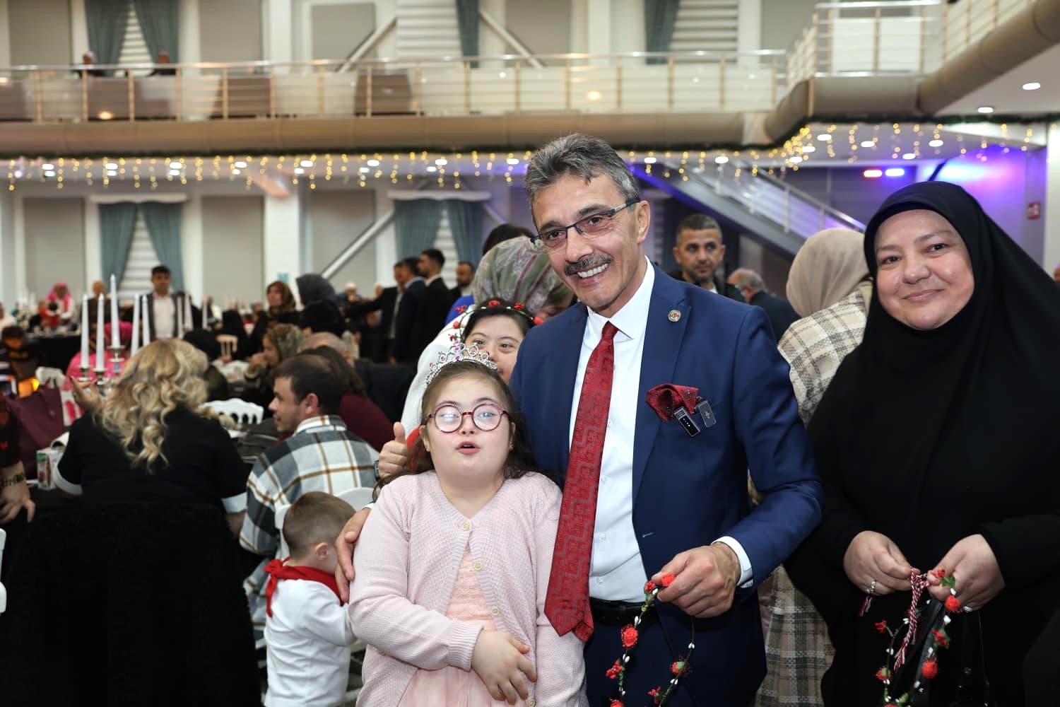 Erenler’de 3 Aralik Dünya Engelli̇ler Günü Coşkuyla Kutlandi (4)