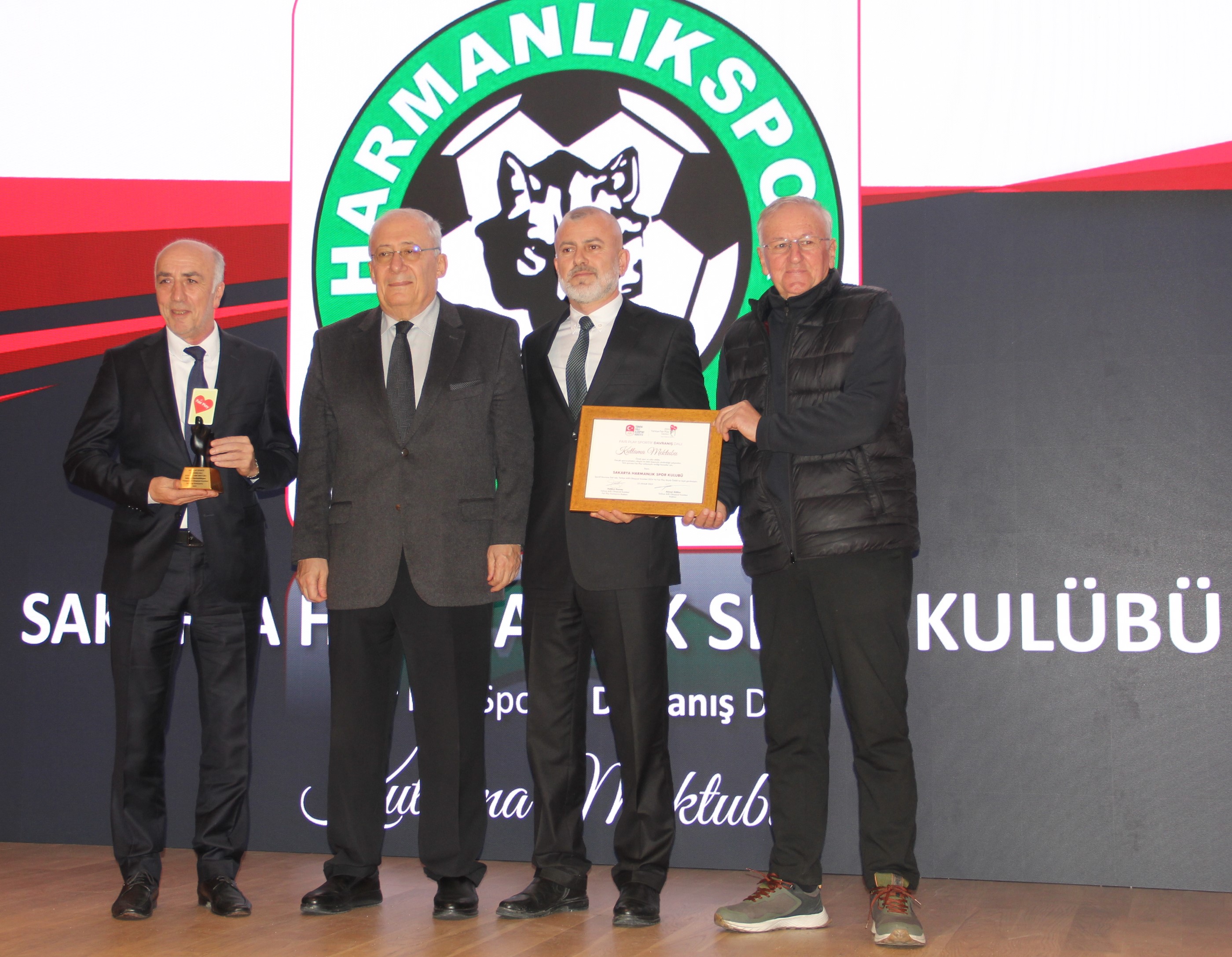 Fair Flay Ödülünü İsmail Yağlar, Yaşar Şanlı, Tevfik Tetik Birlikte Aldılar