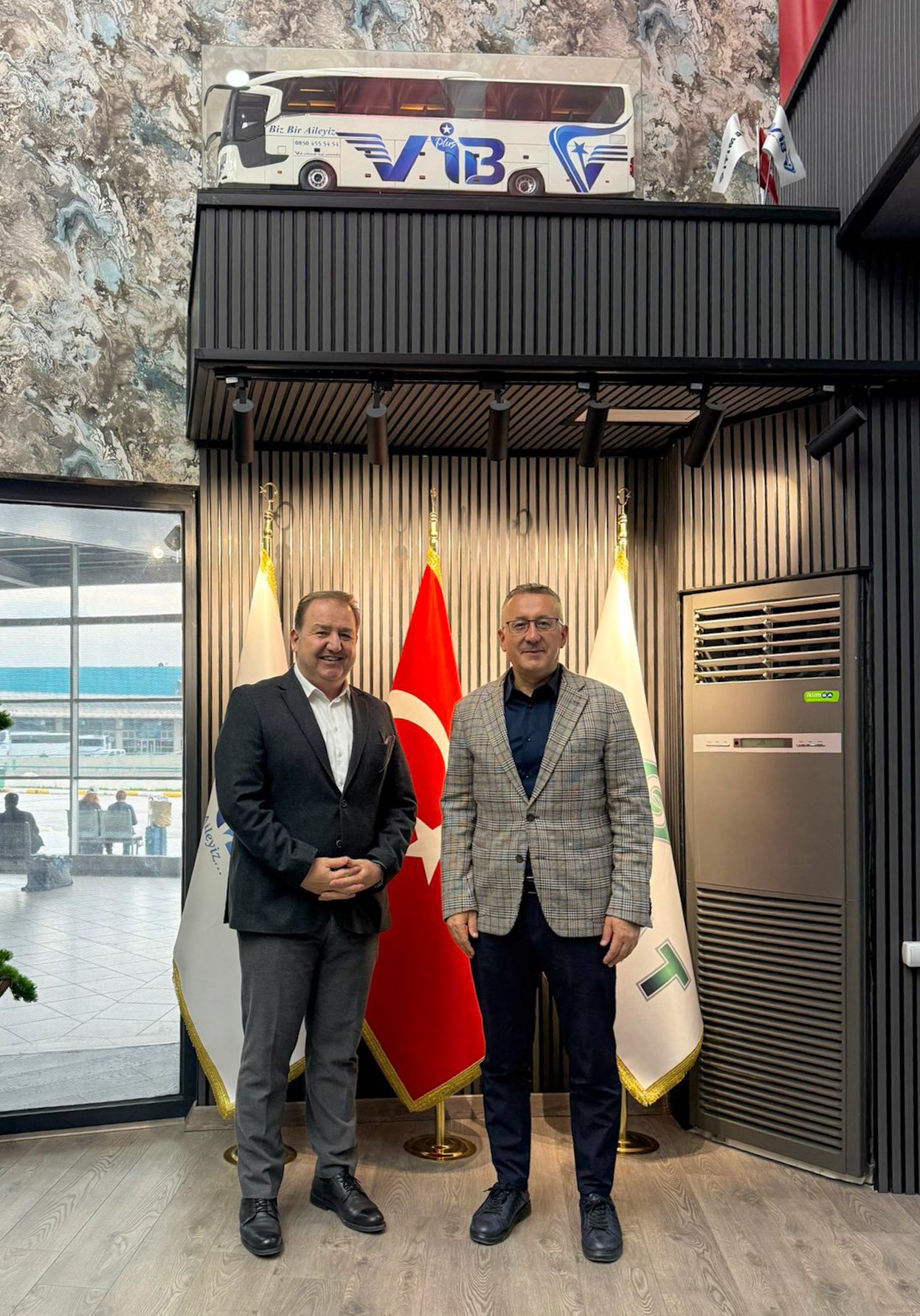 G7 Zq7 M V W Q A E Z O6