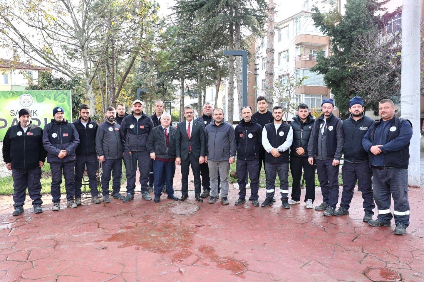 Thumbnail Başkan Şenol Di̇nç “Daha Yeşi̇l Bi̇r Erenler İçi̇n Çalişiyoruz” (4)