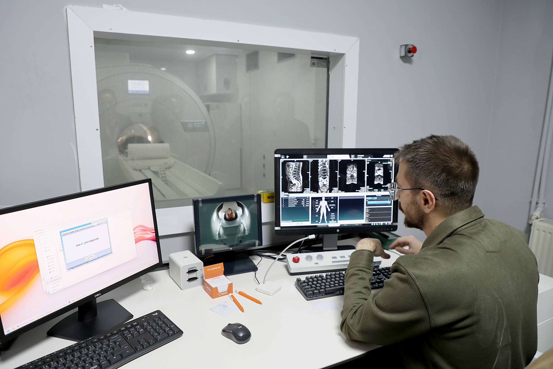 902308A2 A1F0 43A4 Bd3A 6B6Caf0396Ec