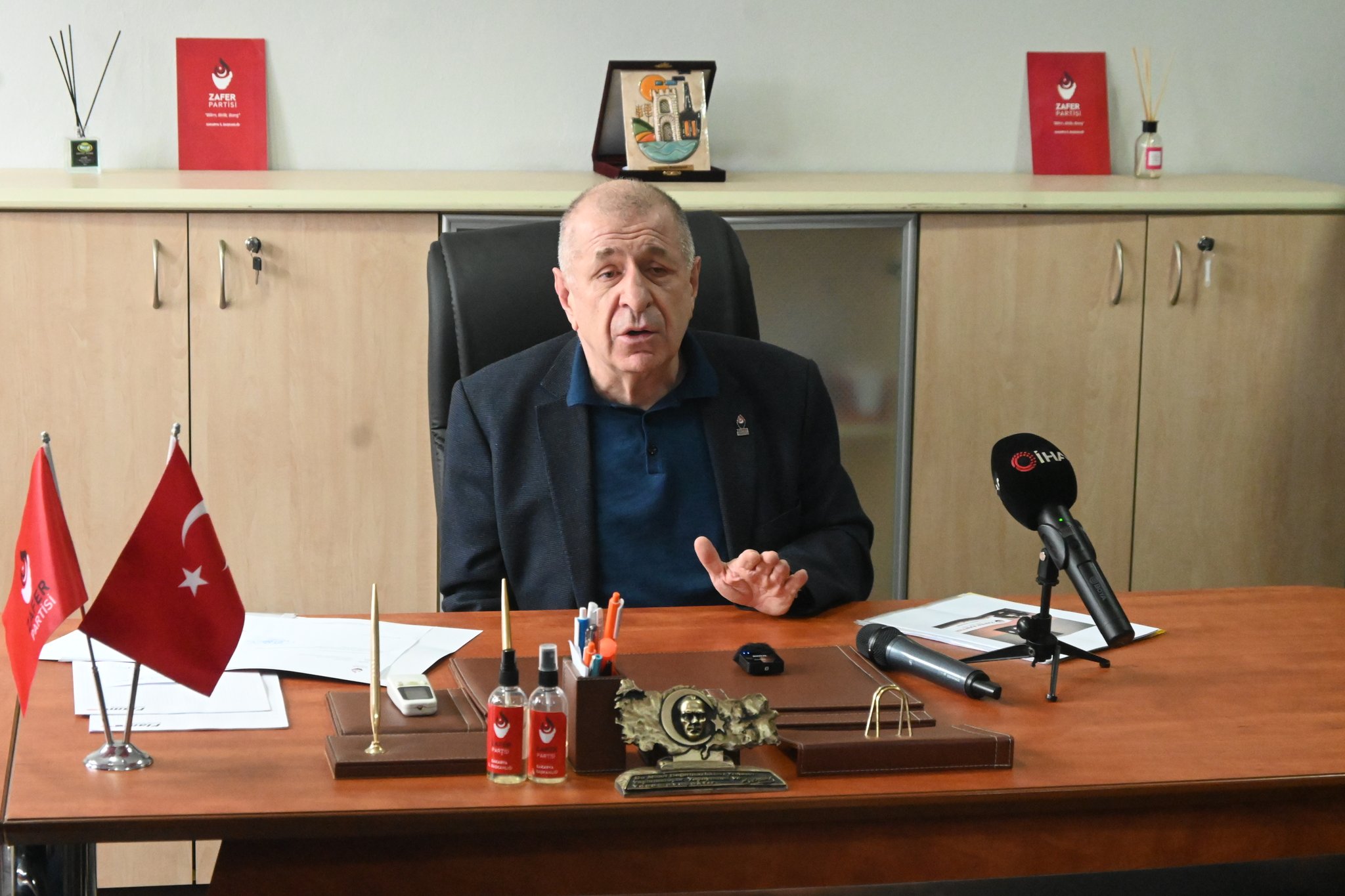 G B X P O N W U A As37 K