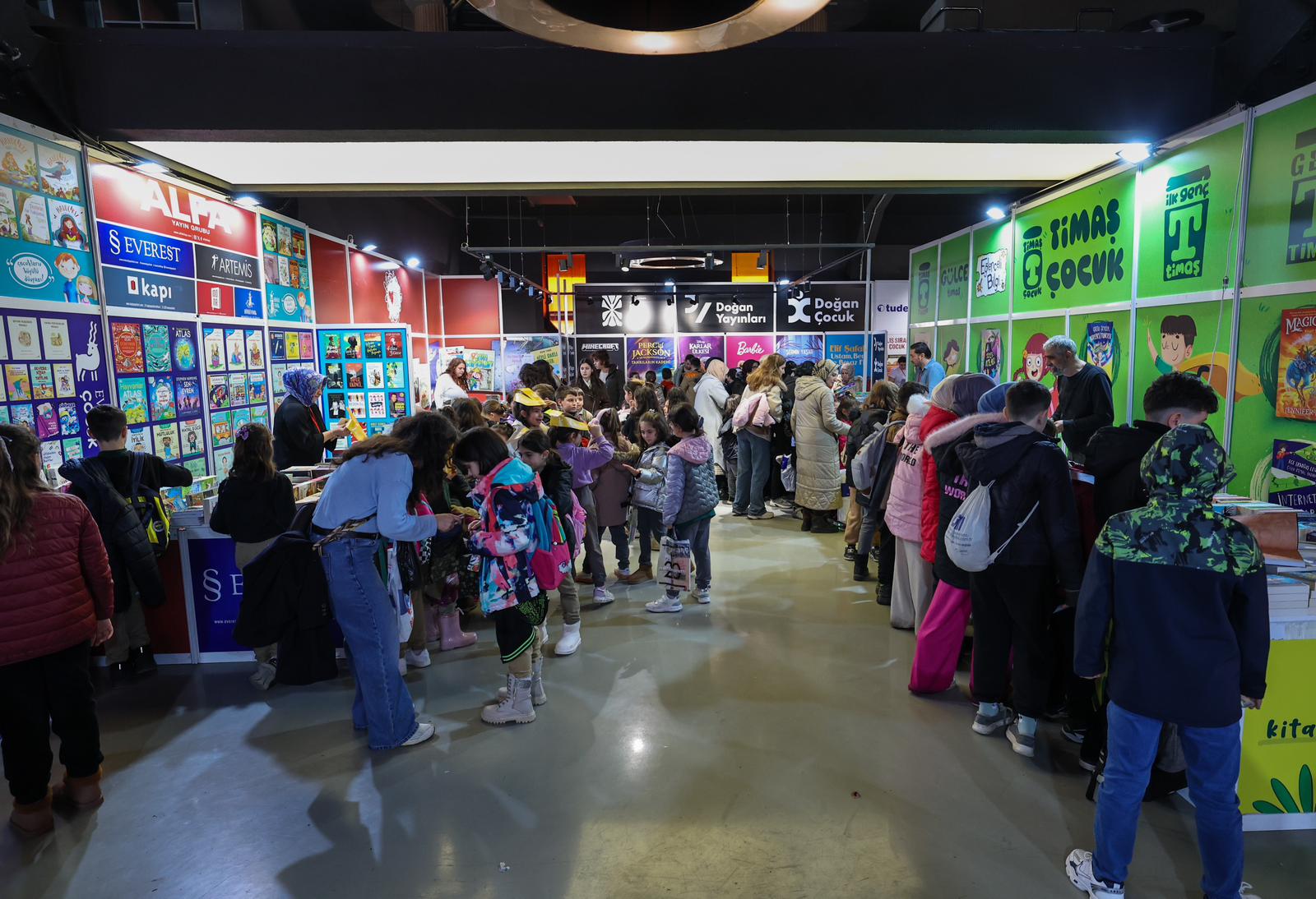 255712A5 790C 41E0 9B7A 7199D59C1E47