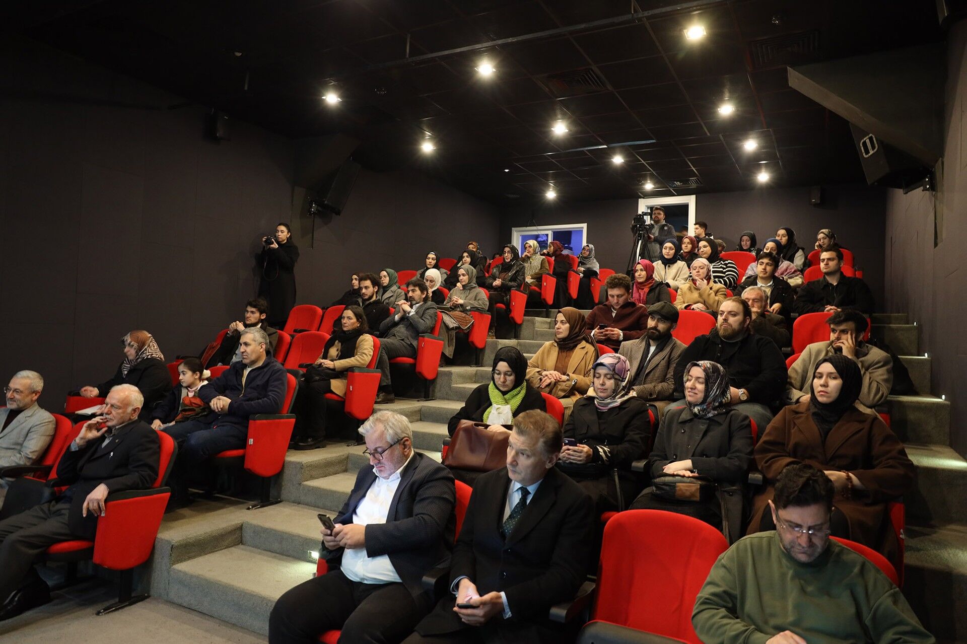 35F15C21 Ec43 40D2 Bf25 7Dc2506E57E3