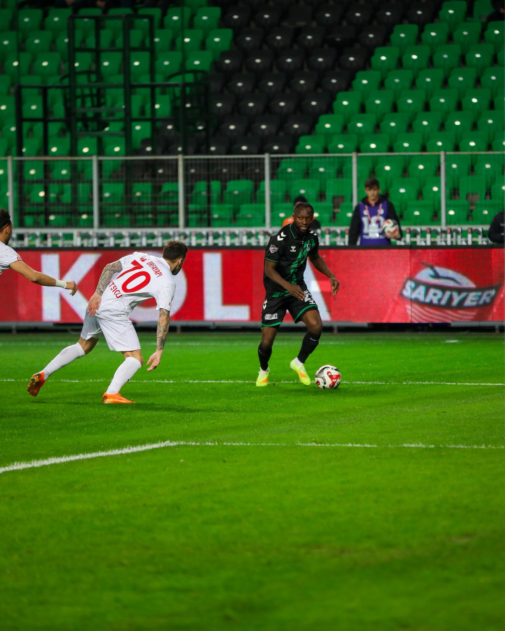 637652095 1319752726848799 7408791153677983731 N