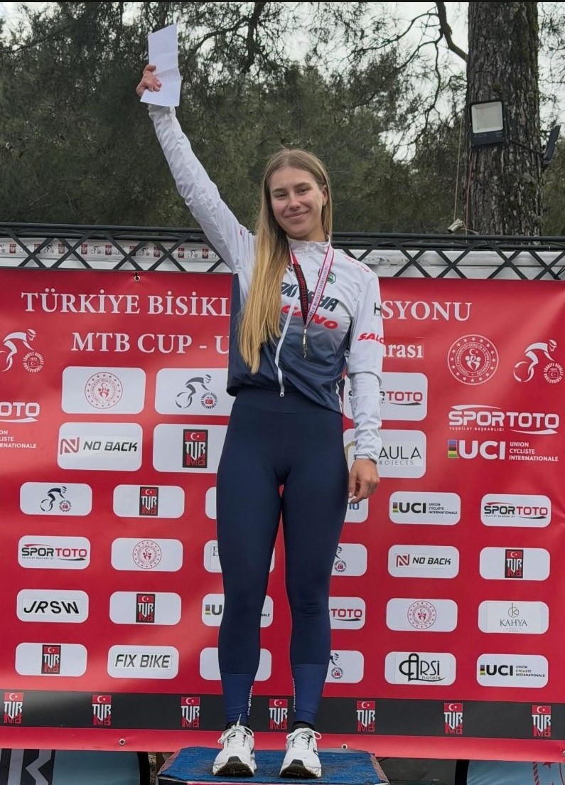 Bc425F4E Cb57 4418 Ac22 0Fb4Bd8Cfd6C