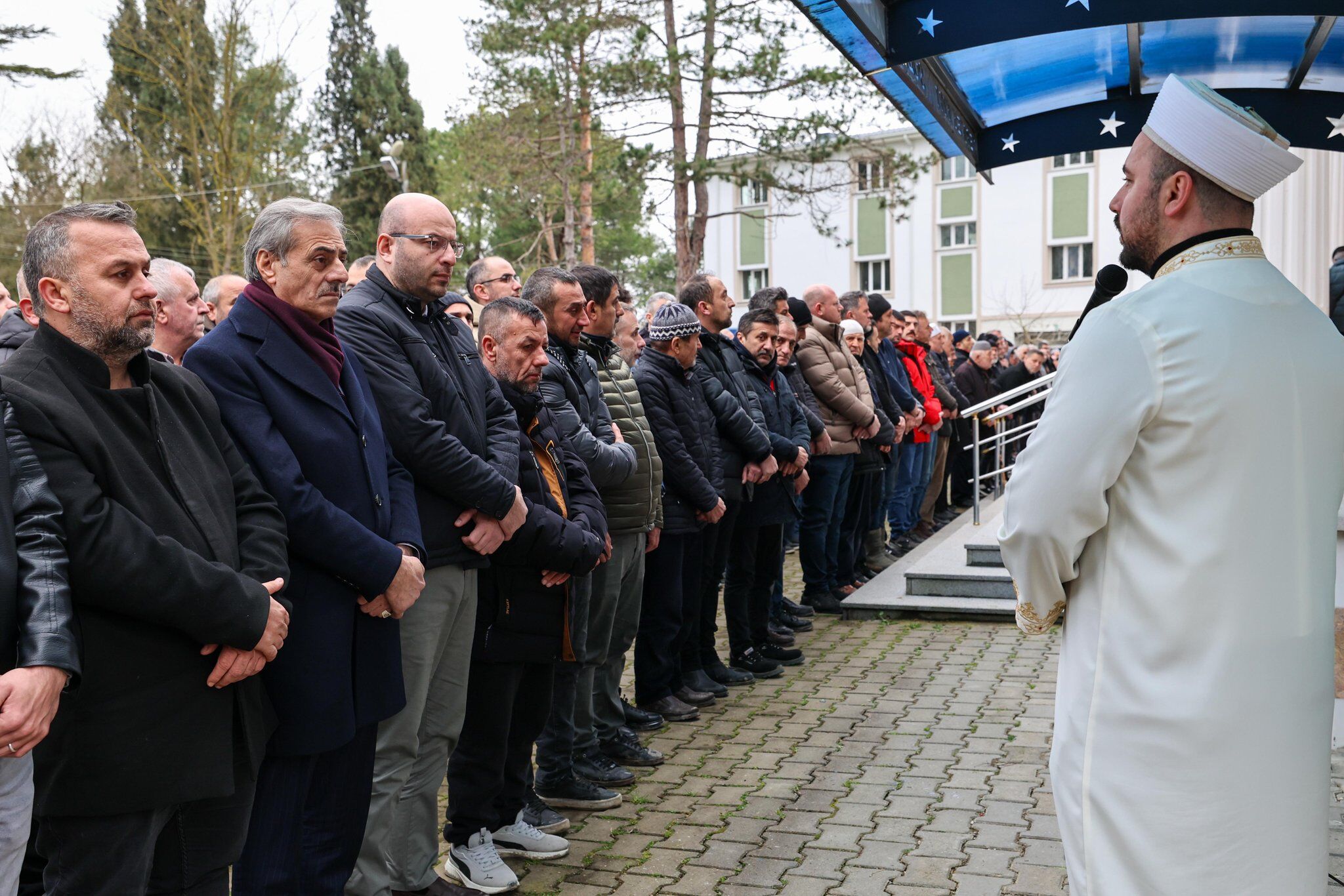 H C K Zp I U W M A A Dst W