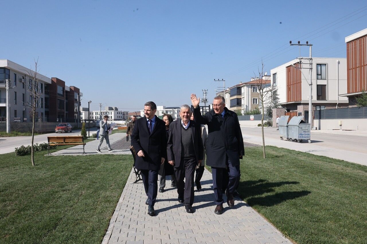 06Cfb26D 7E97 46B2 Af51 Ba6272Aba369