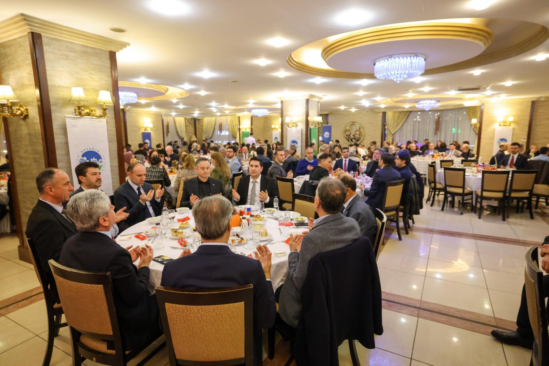 246D4Aac A504 4312 97E6 3Cb07Faa0641