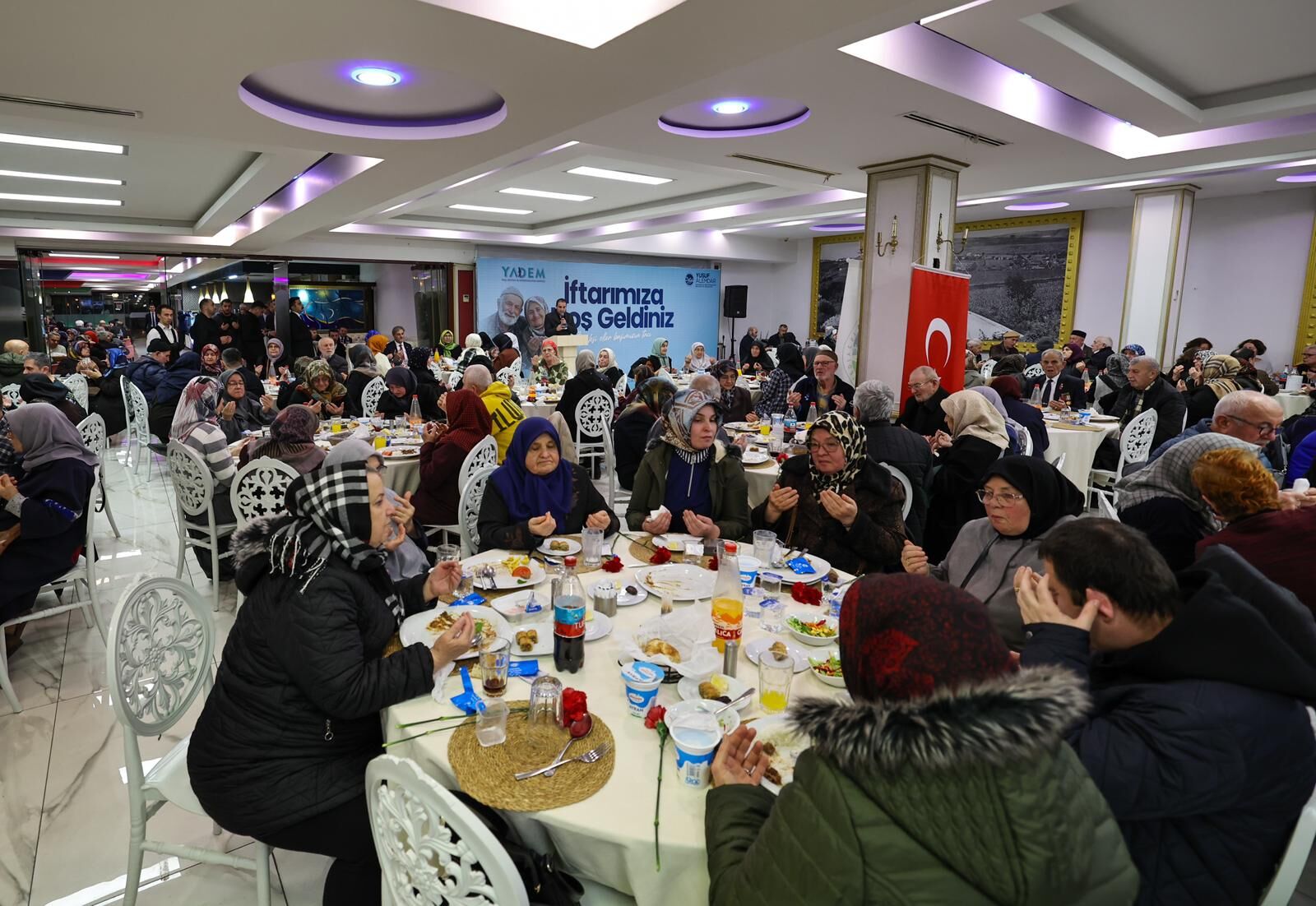 26E3Dc2D 3C37 48B3 85F1 De20F8A241C7