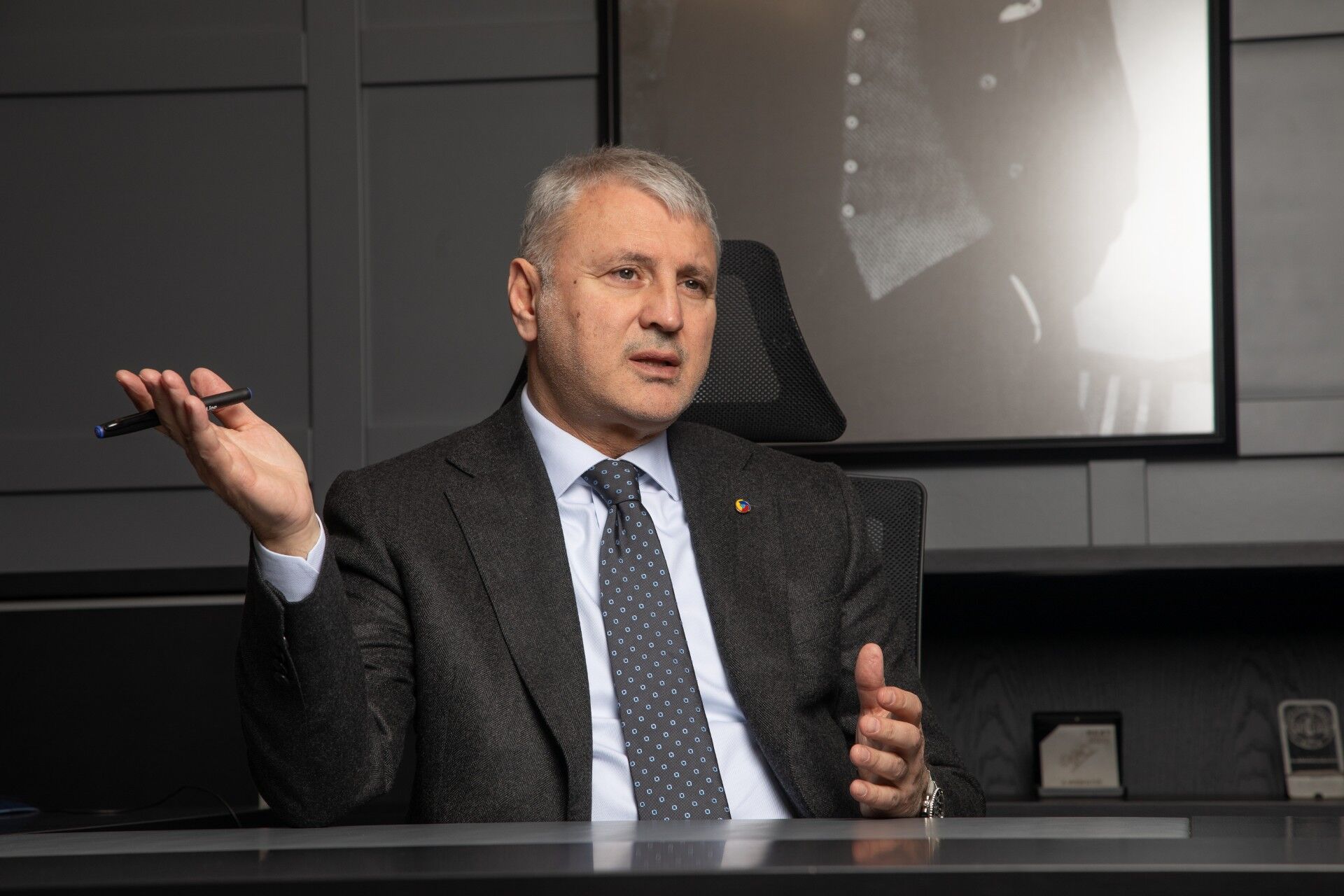 46A687Fe 2563 4Ca3 88F2 F70E170Cc759