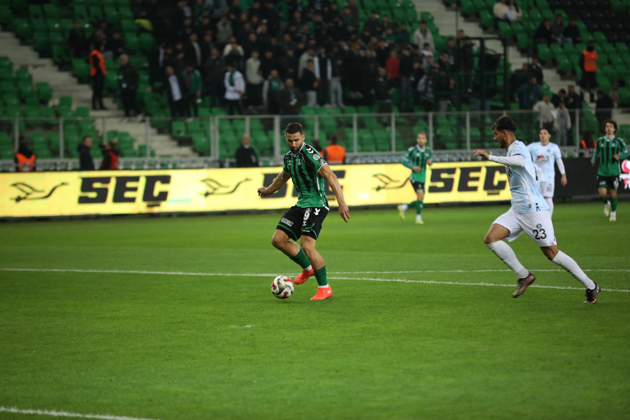 647972241 1332100048947400 3362482021678527910 N