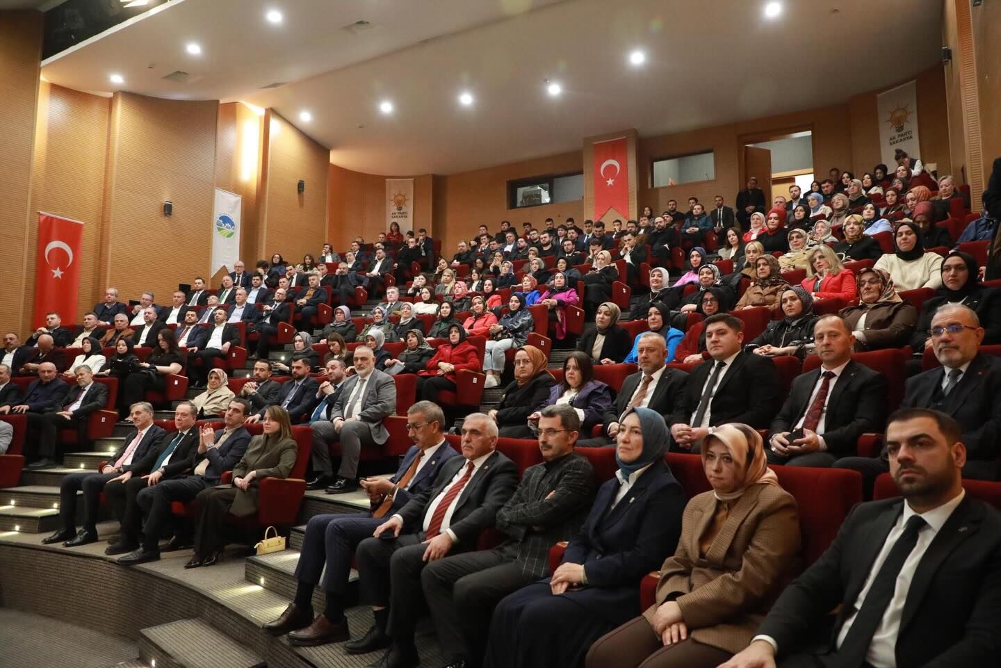 649227052 18528284656070619 2752186991096472220 N